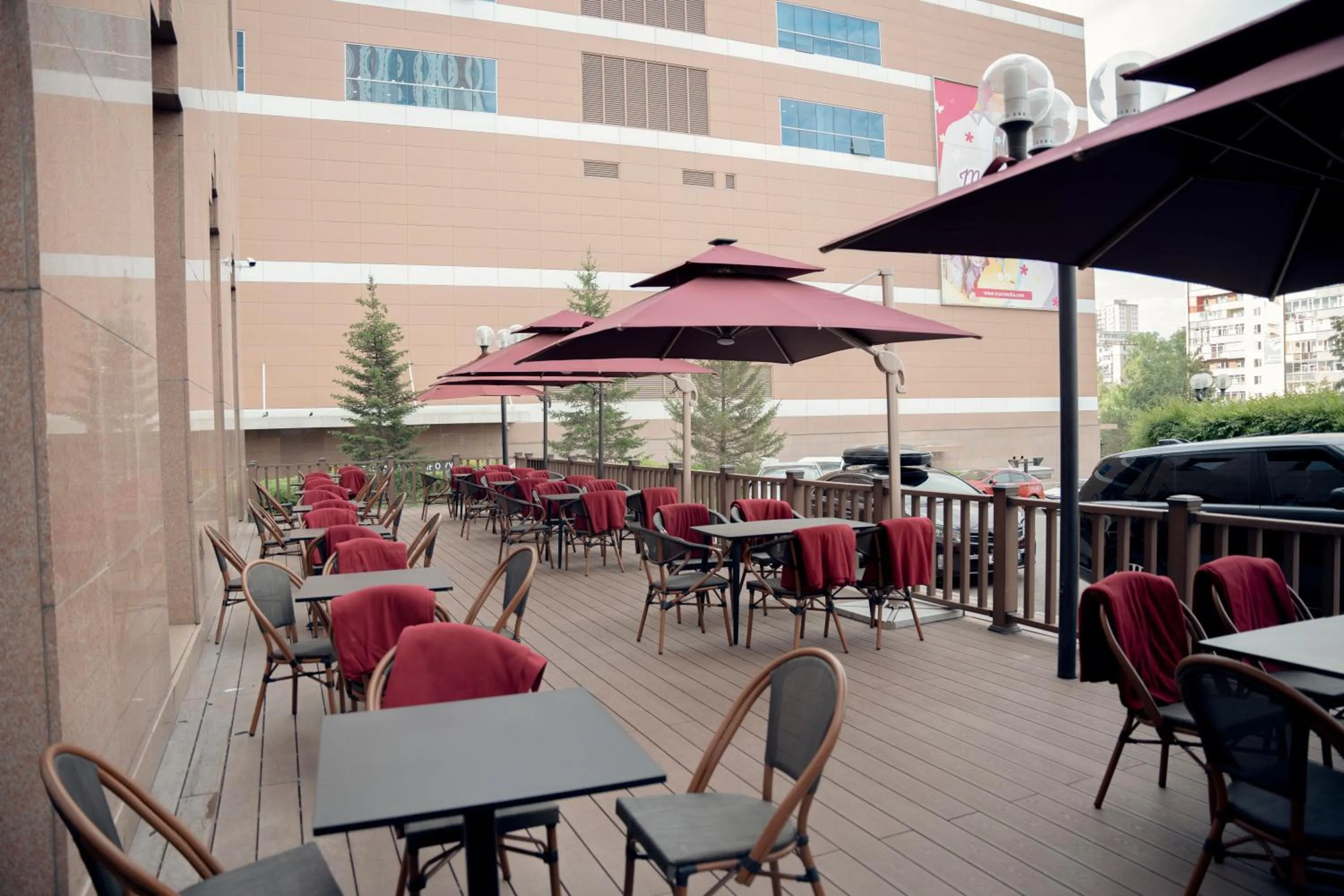 Restaurant/places to eat in Chinggis Khaan Hotel