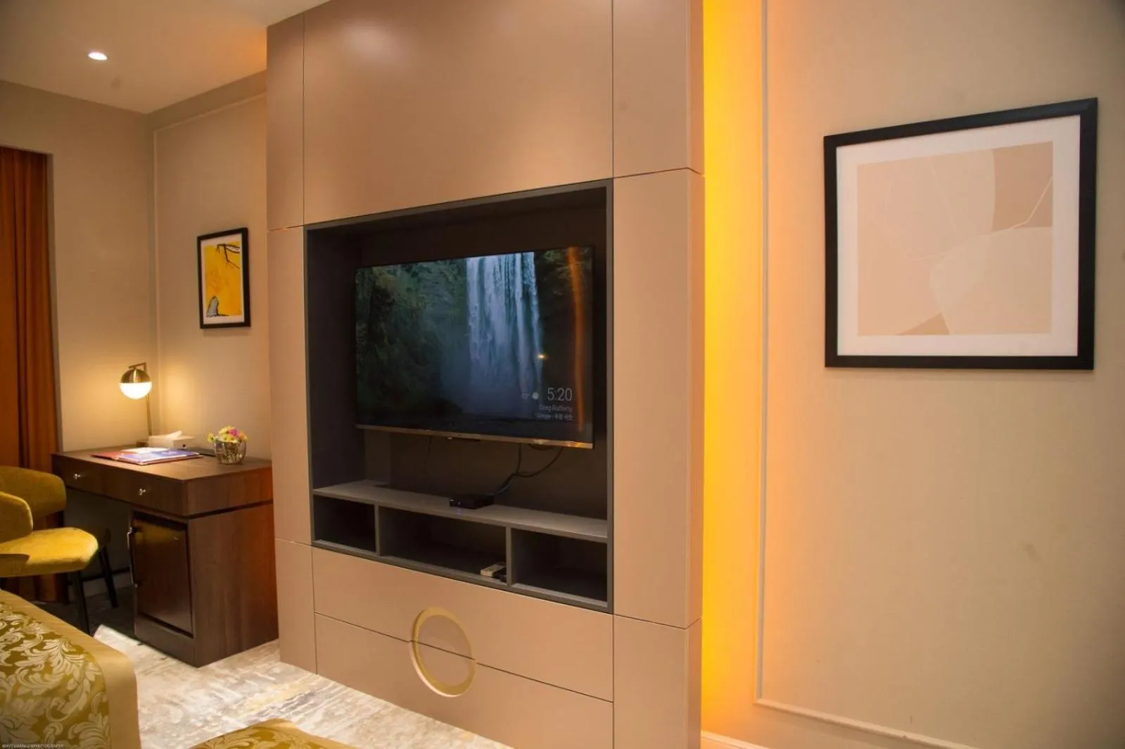 TV and multimedia in Bayangol Hotel