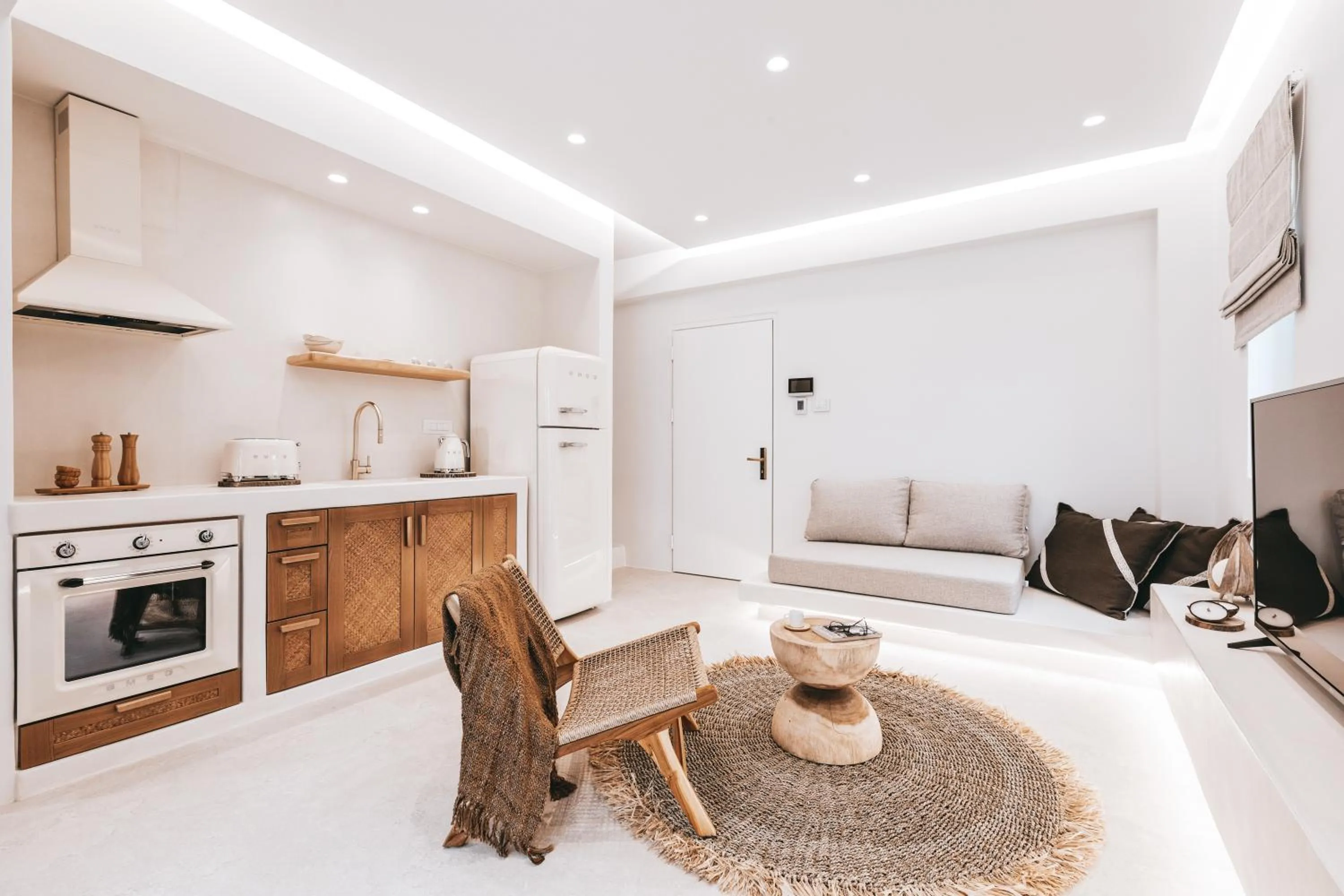 Coffee/tea facilities in Cocopalm Villas Naxos