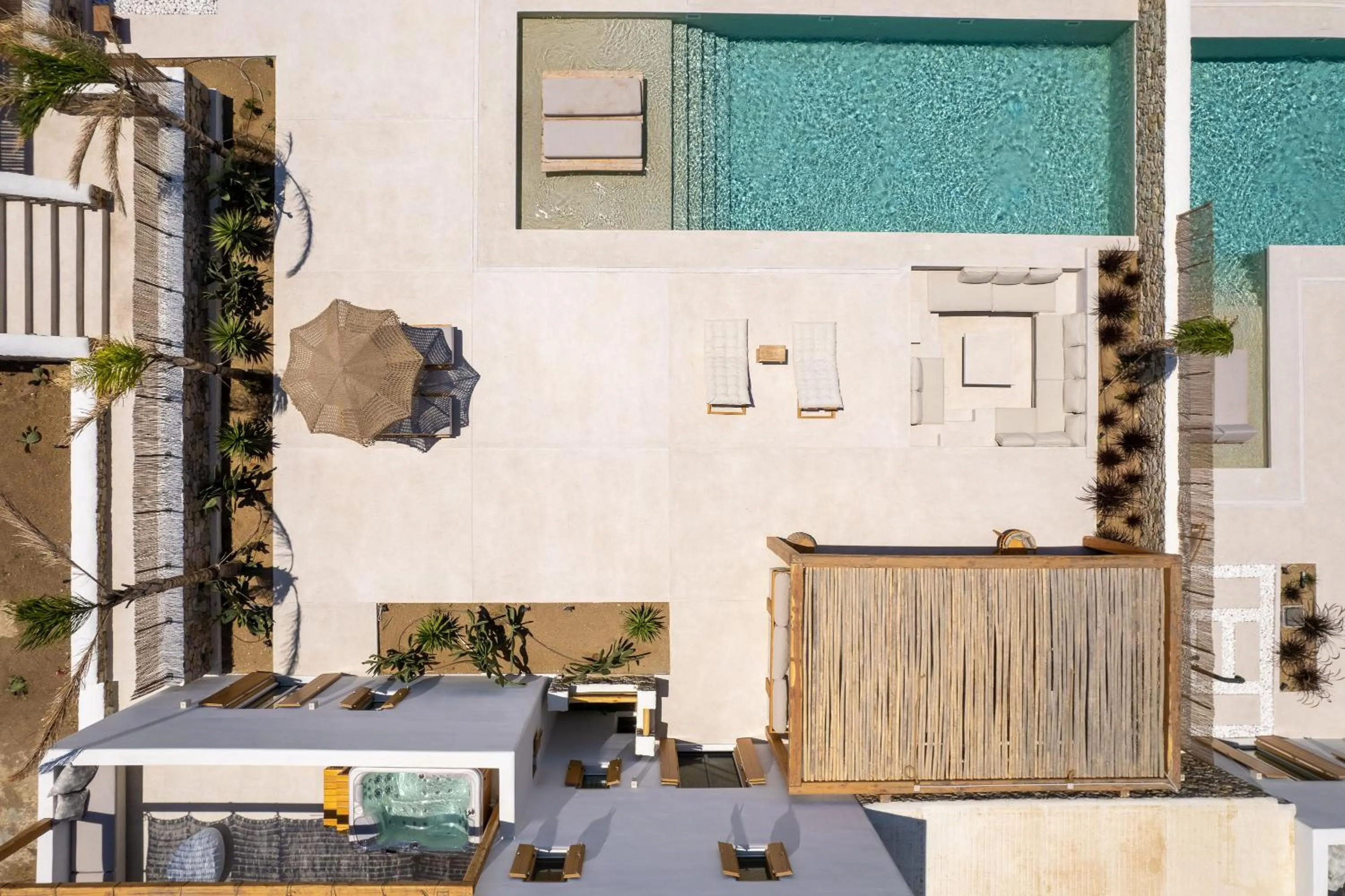 Swimming pool in Cocopalm Villas Naxos