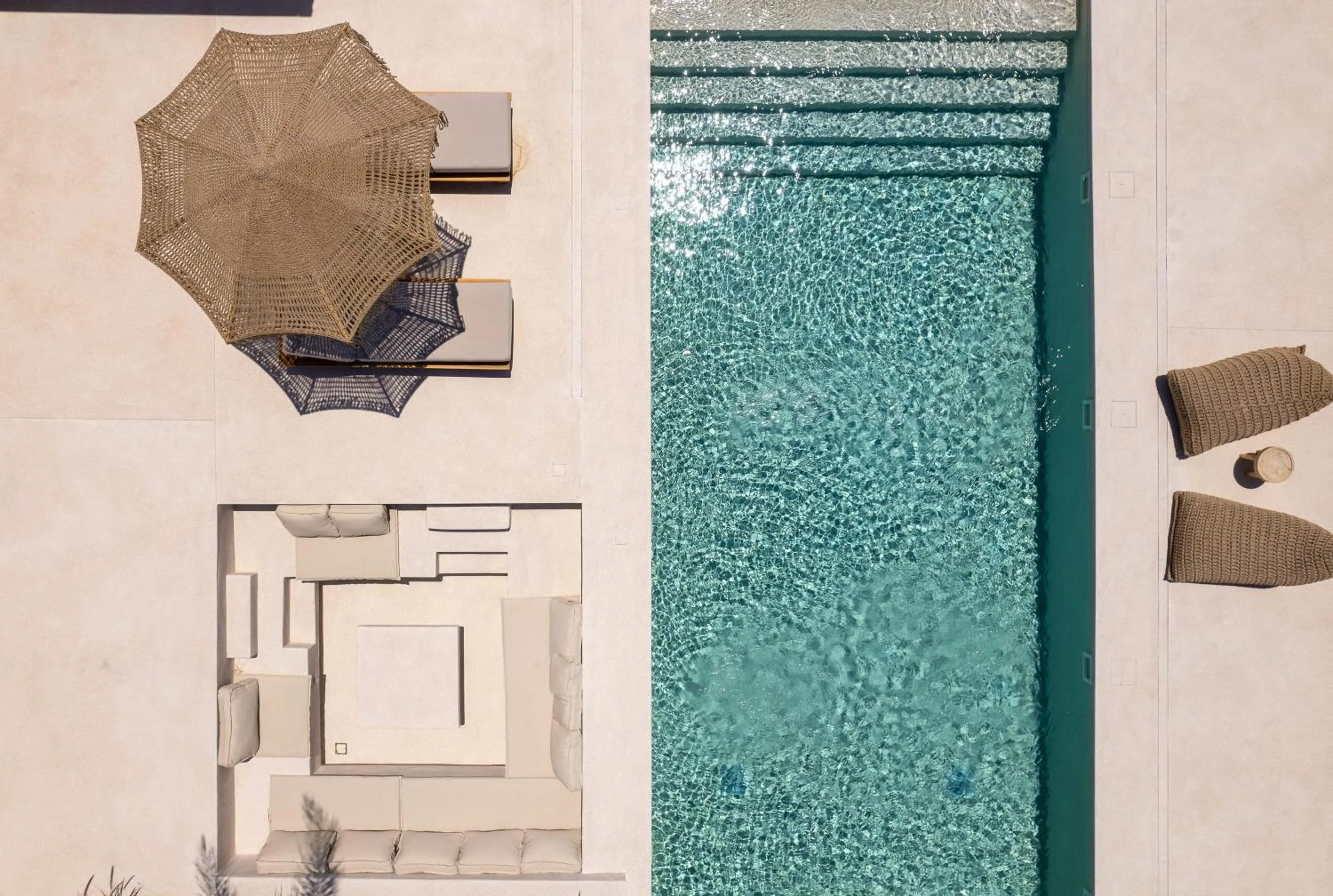 Swimming pool in Cocopalm Villas Naxos