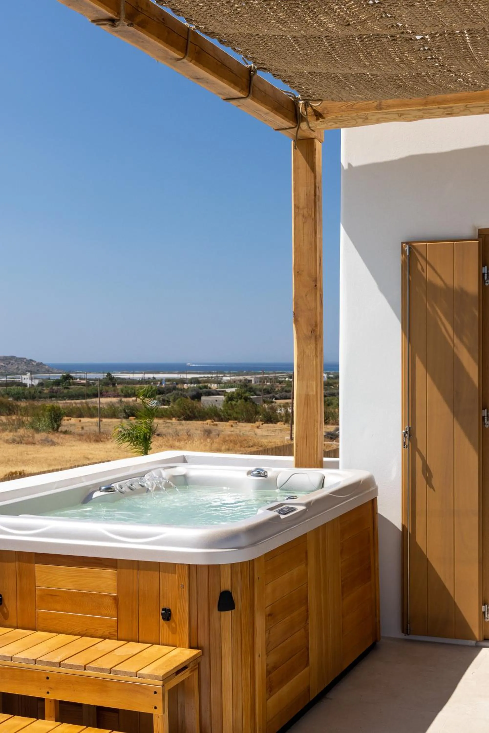 Hot Tub in Cocopalm Villas Naxos
