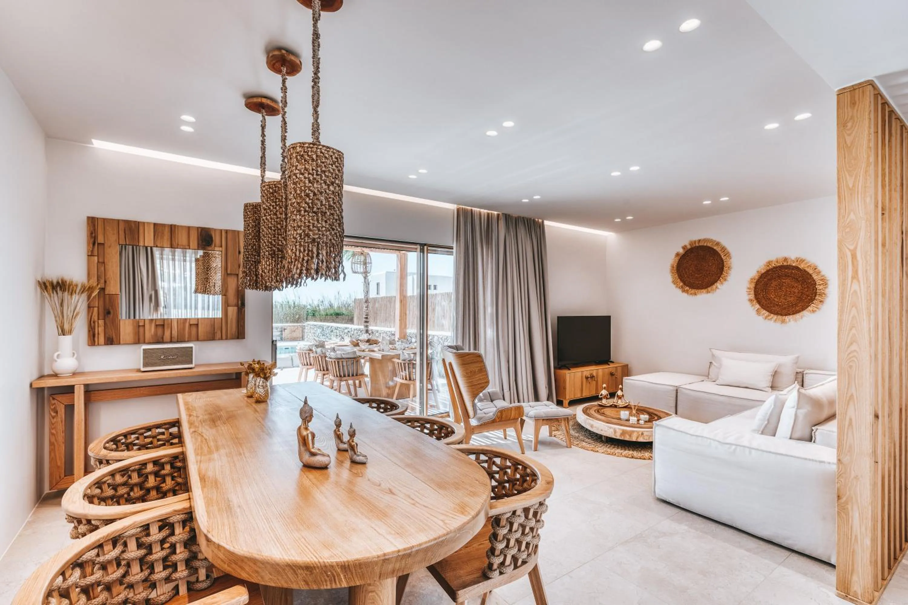 Communal lounge/ TV room in Cocopalm Villas Naxos