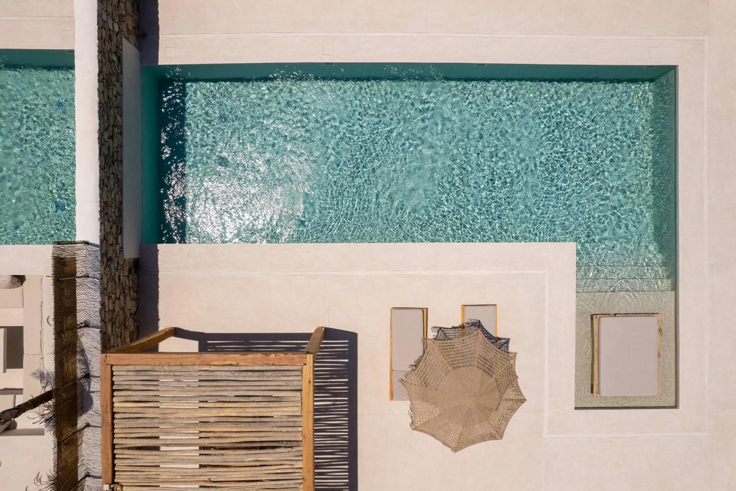 Swimming pool in Cocopalm Villas Naxos