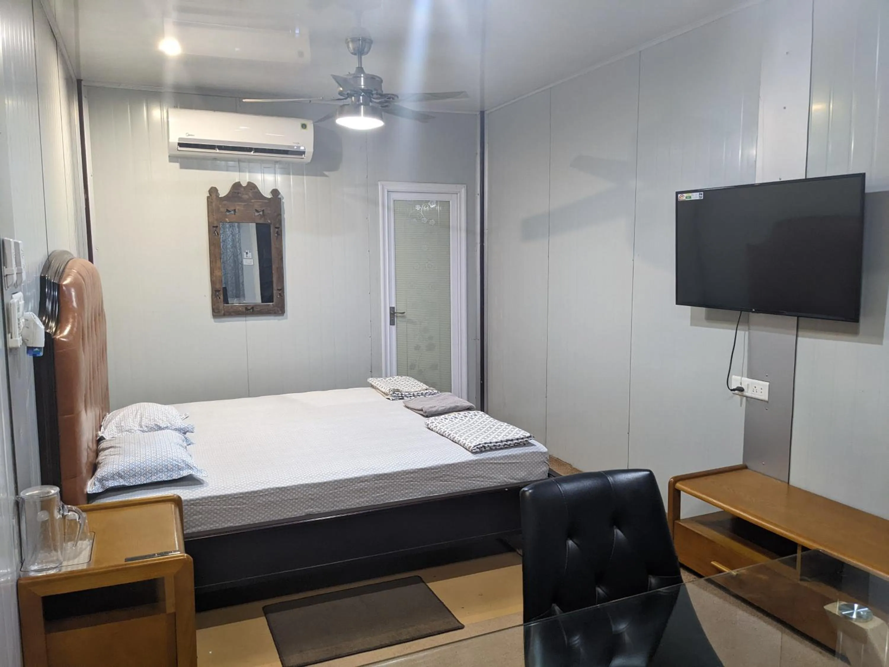 Bed in HOTEL THE CUBE STAY