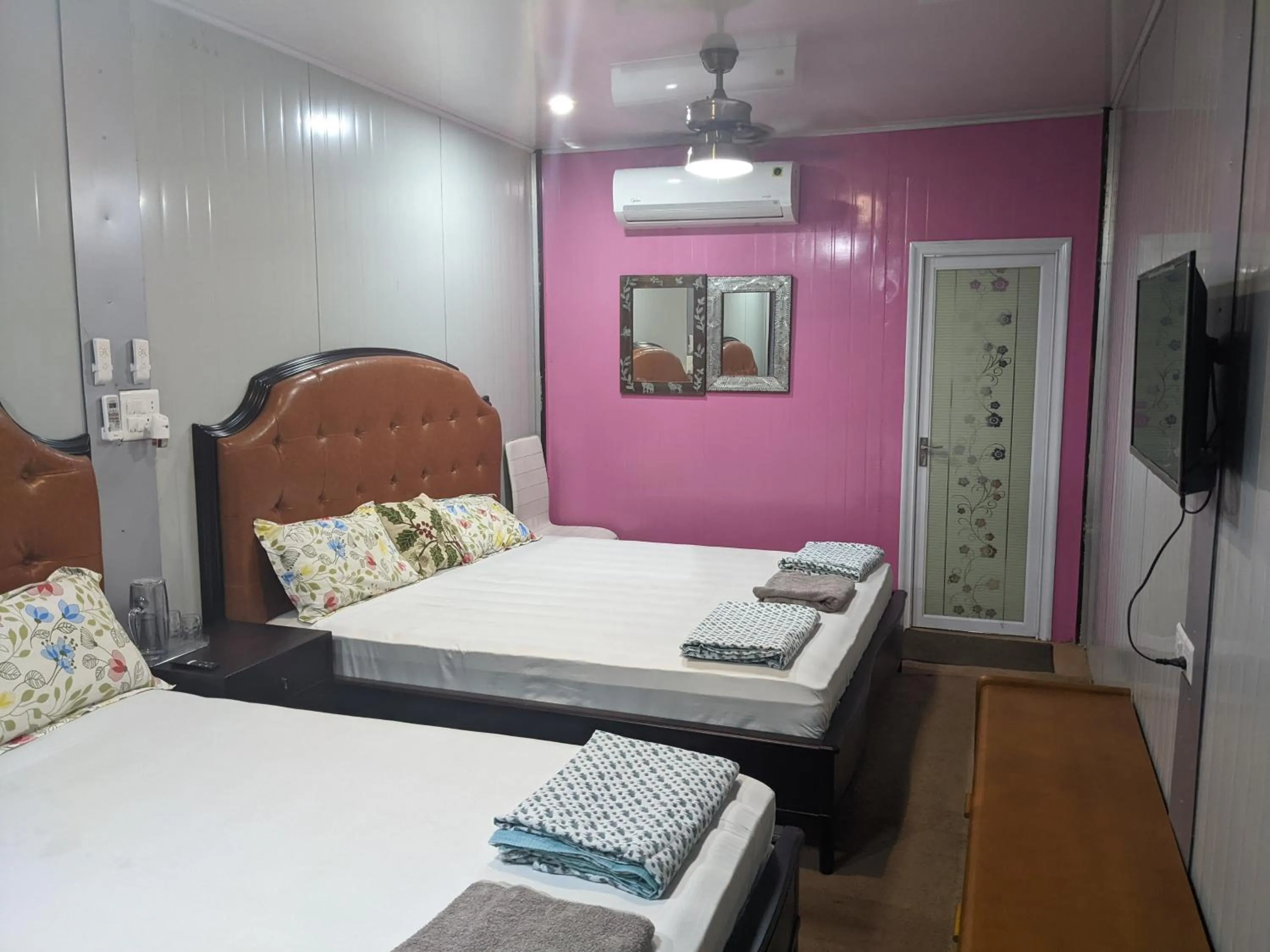 Bed in HOTEL THE CUBE STAY