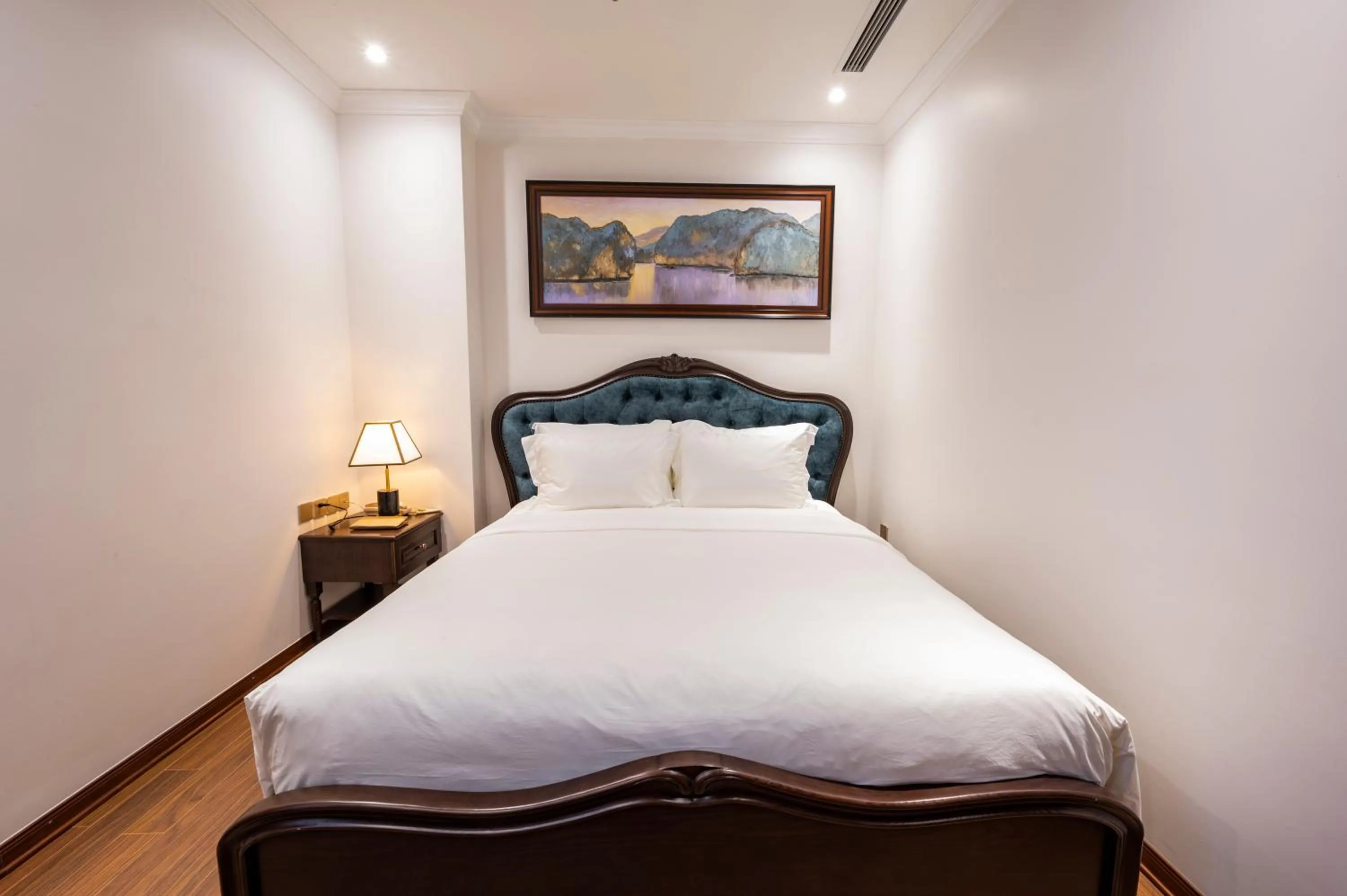 Bed in MADELISE HOTEL&APARTMENT
