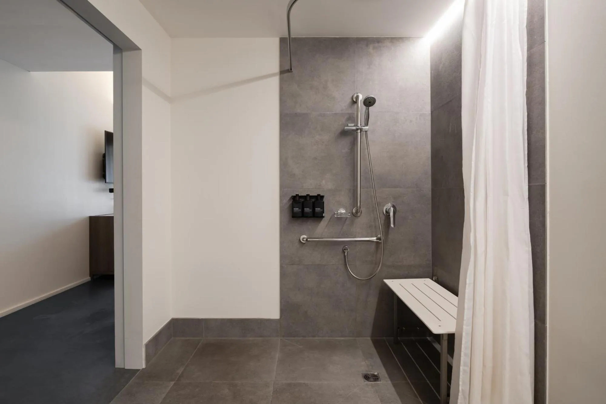 Shower in Samphire Rottnest