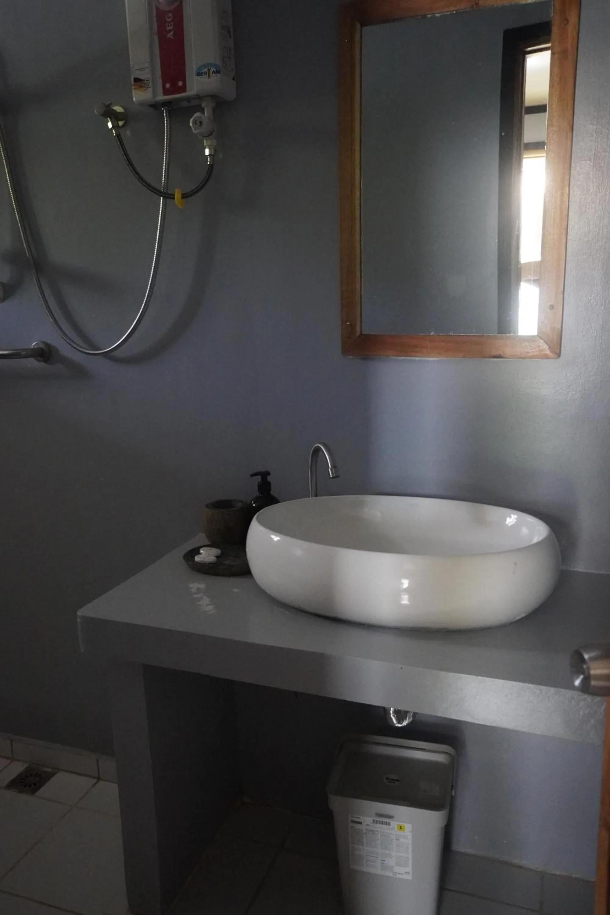 Bathroom in Keira Backpackers