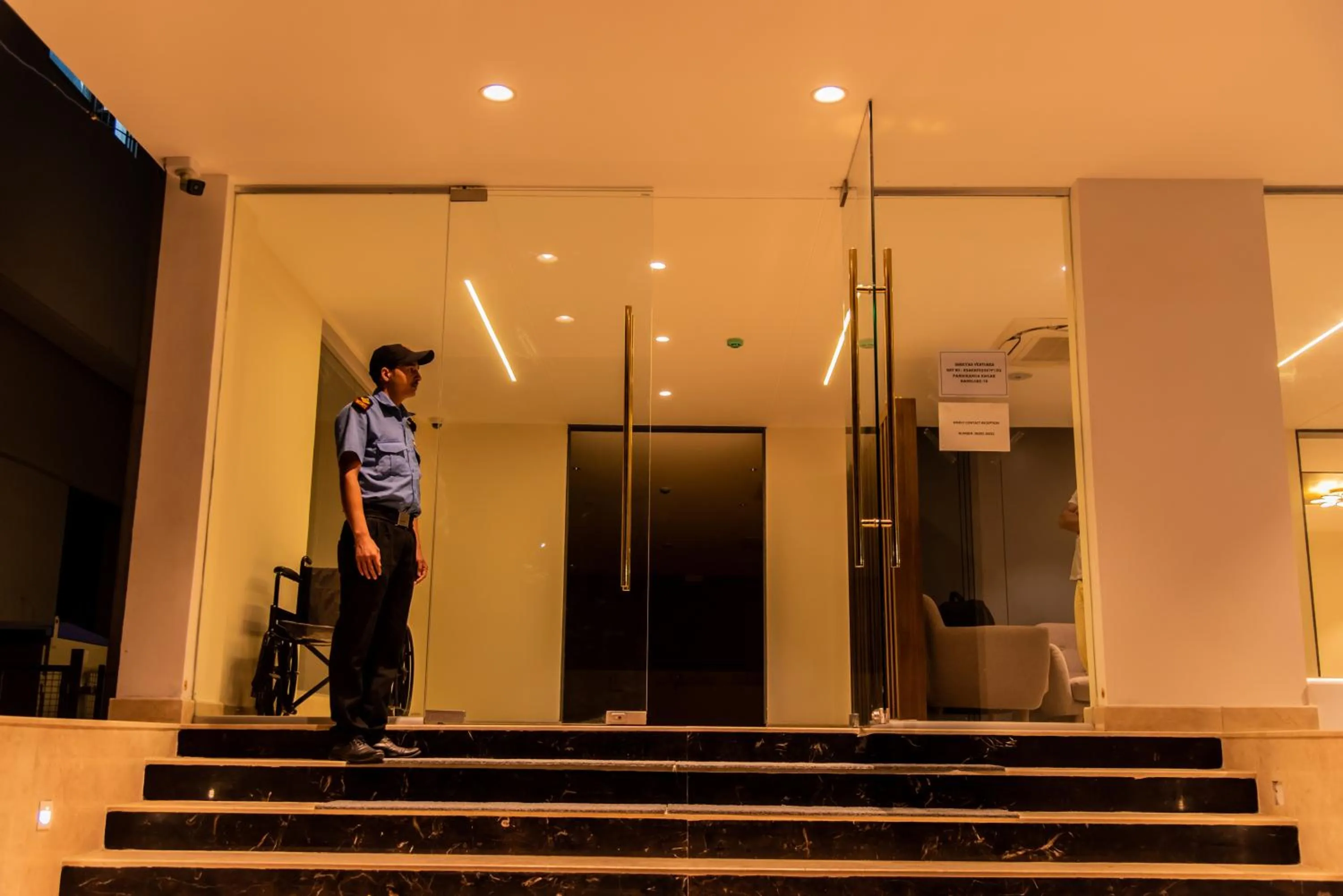 Facade/entrance in TGI Felicity