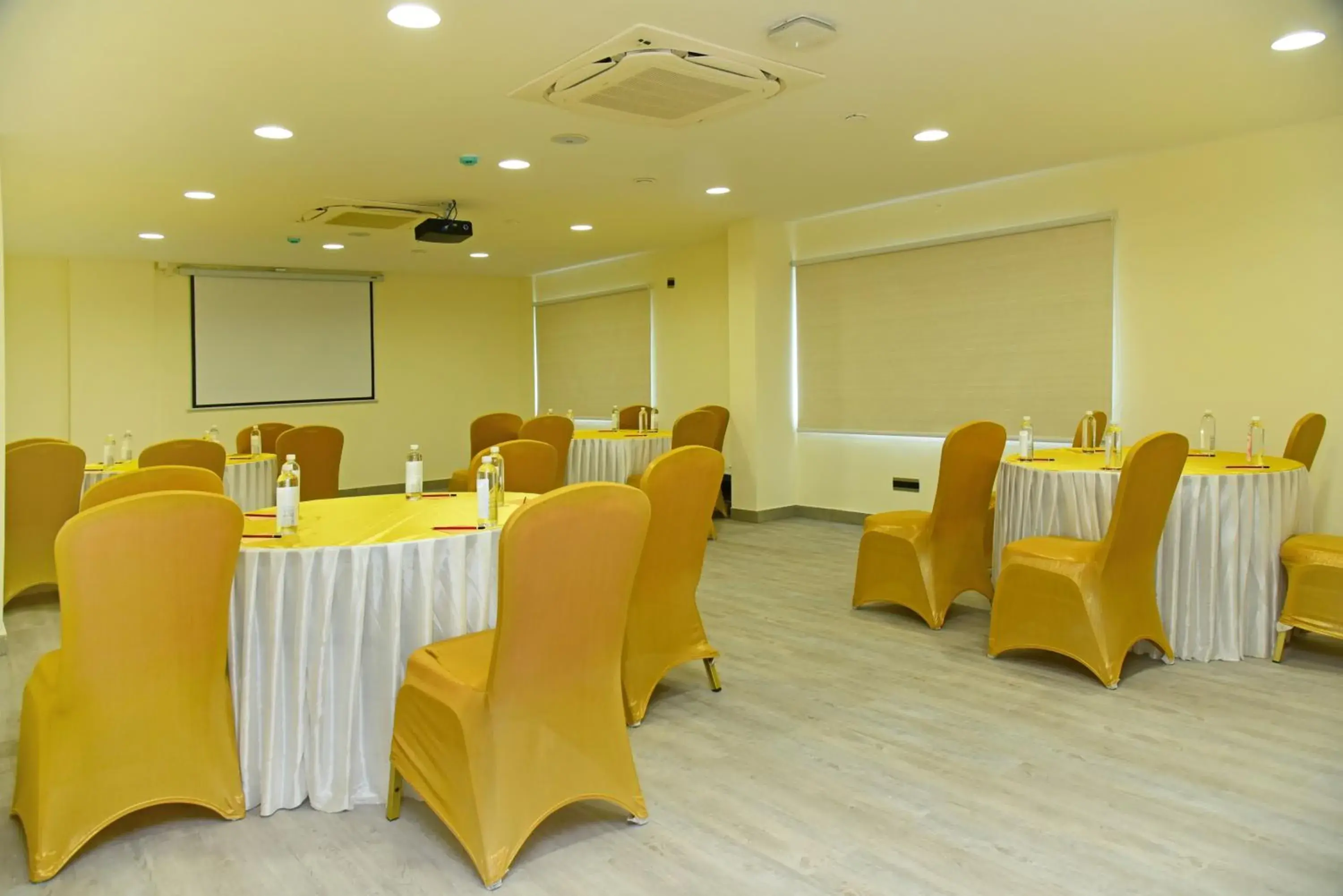Meeting/conference room in TGI Felicity Meeting/conference room in TGI Felicity