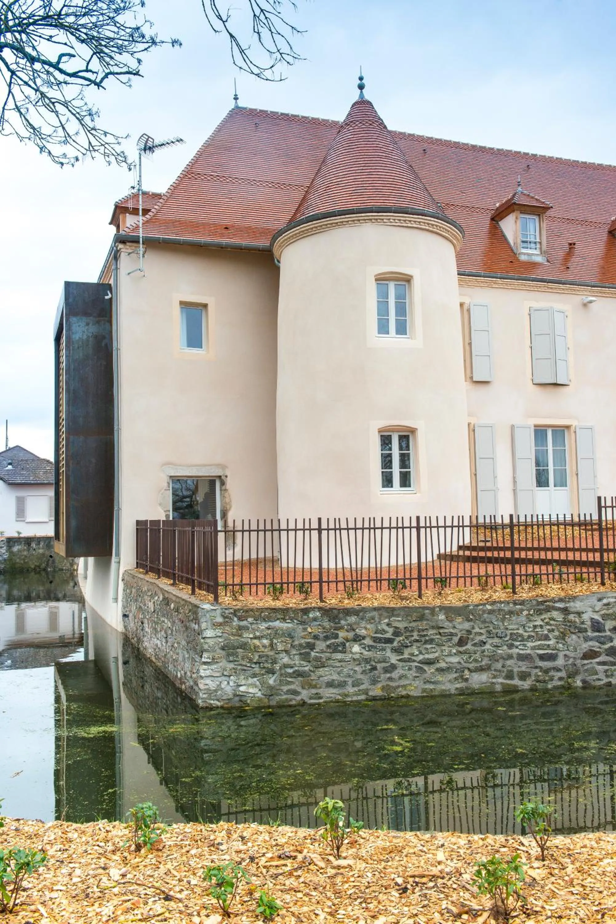 Facade/entrance in Château du Bost - Teritoria