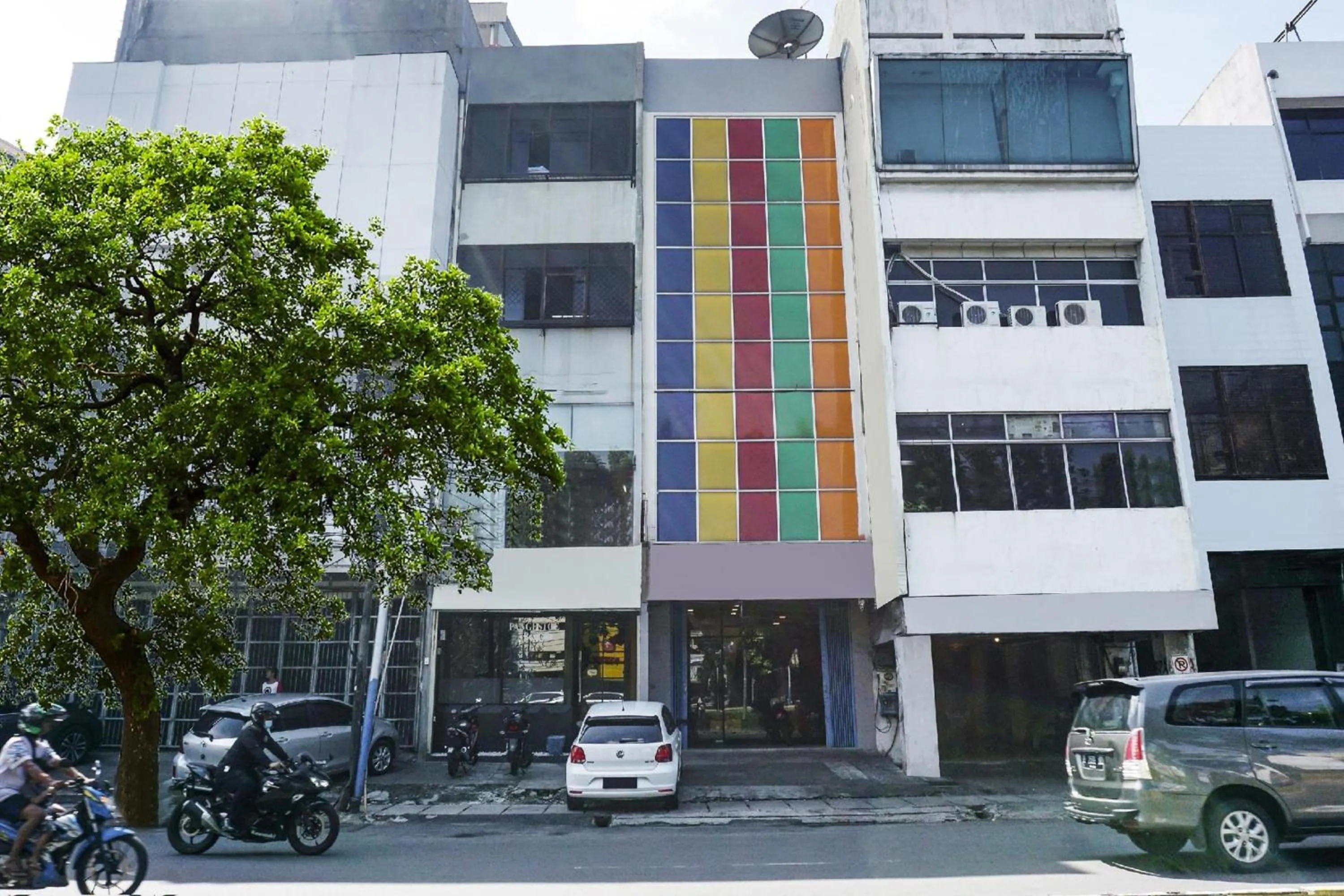 Property building in Hotel O Fiducia Capsule Hotel