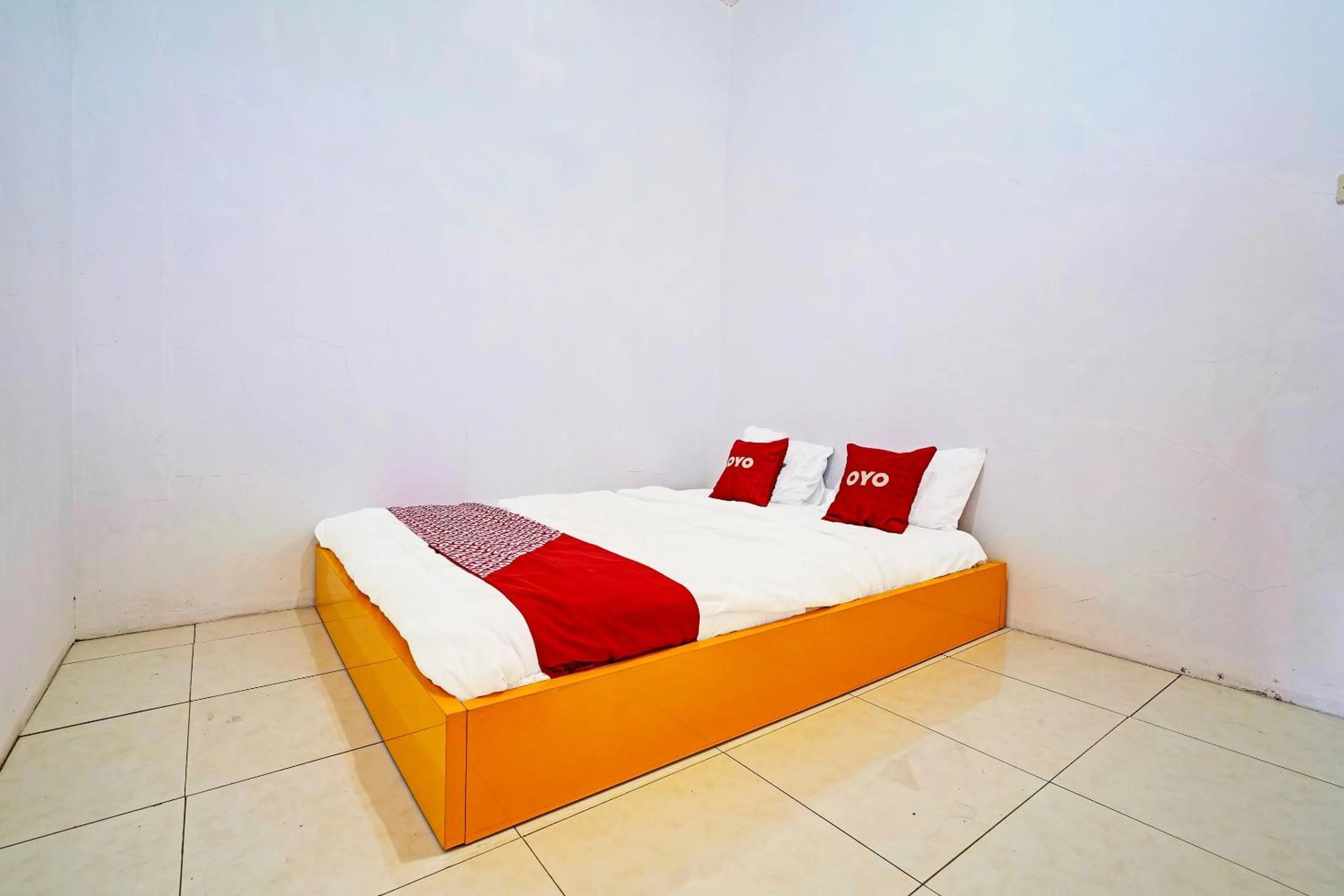 Bedroom, Bed in OYO 91329 Guest House Le-banon Syariah