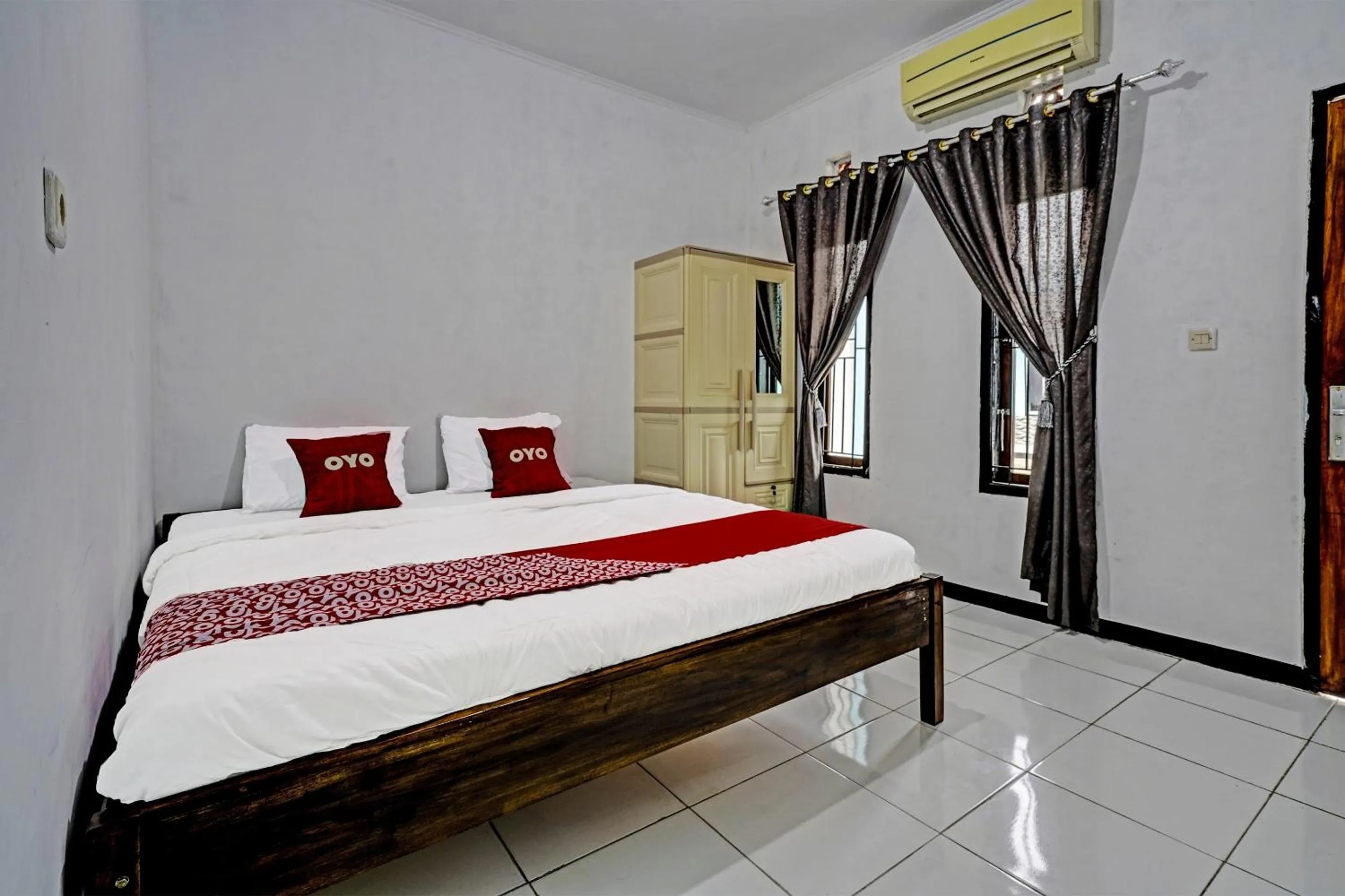 Bedroom, Bed in OYO 91334 Permata Papua Guest House