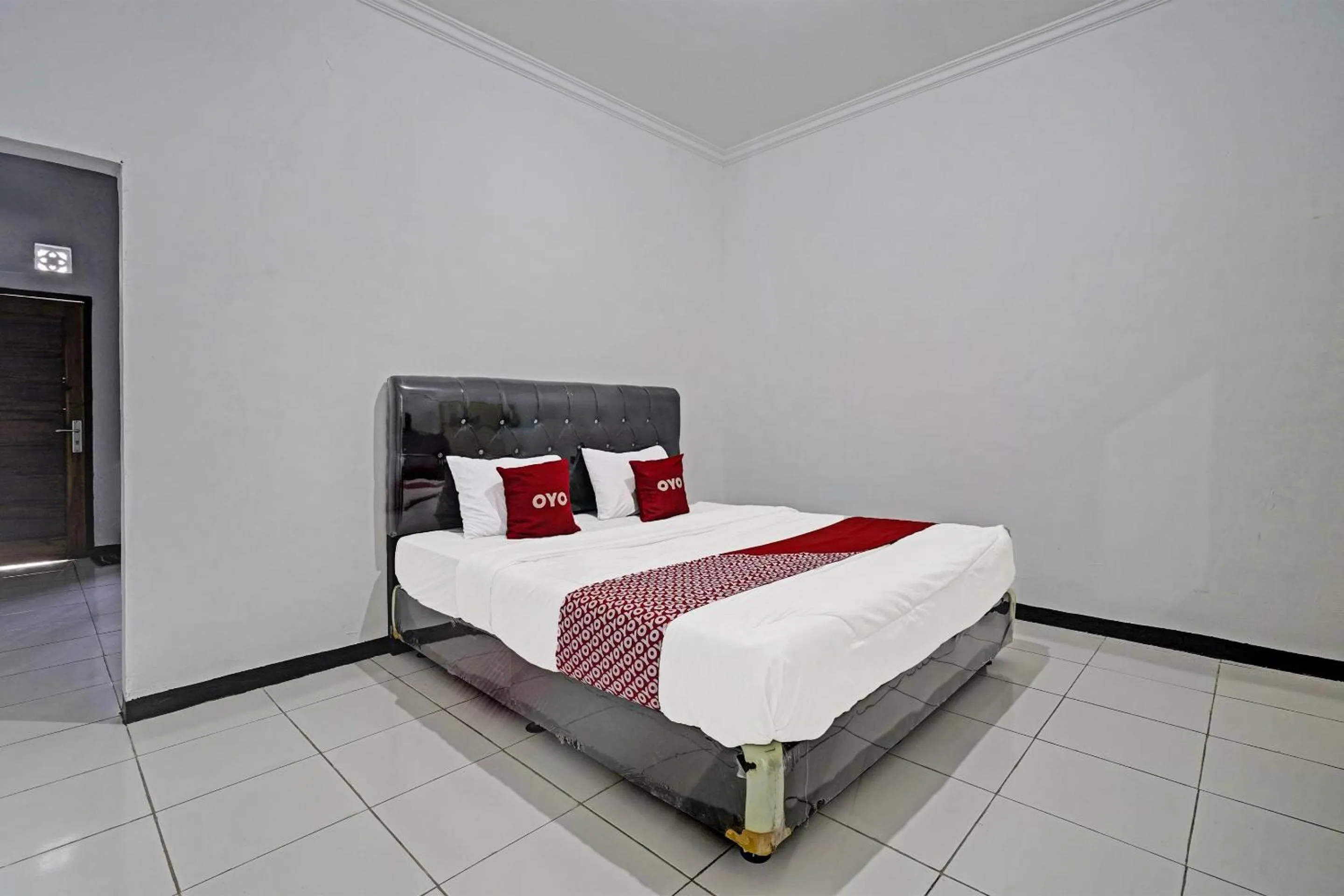 Bedroom, Bed in OYO 91334 Permata Papua Guest House