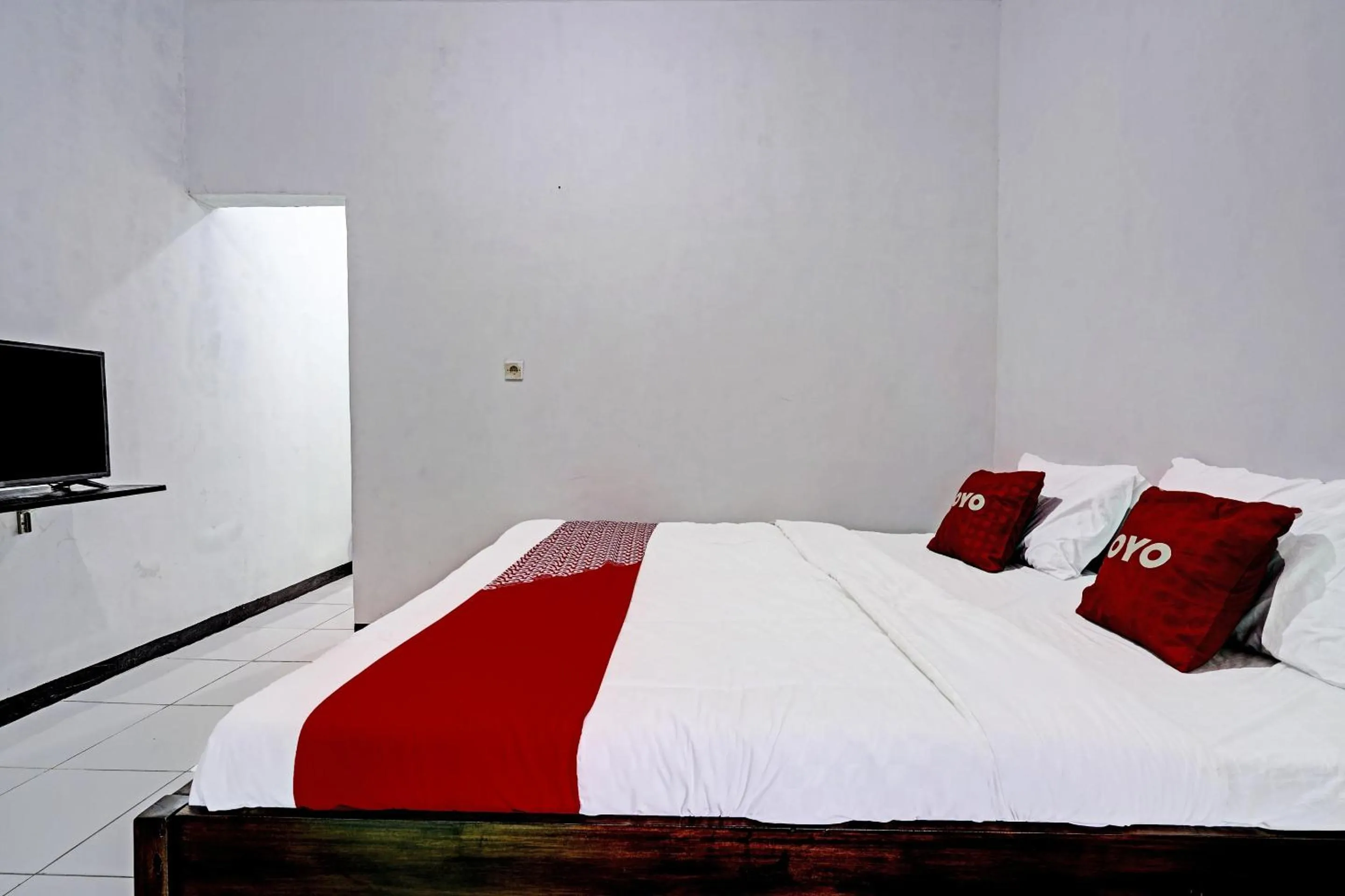 Bedroom, Bed in OYO 91334 Permata Papua Guest House