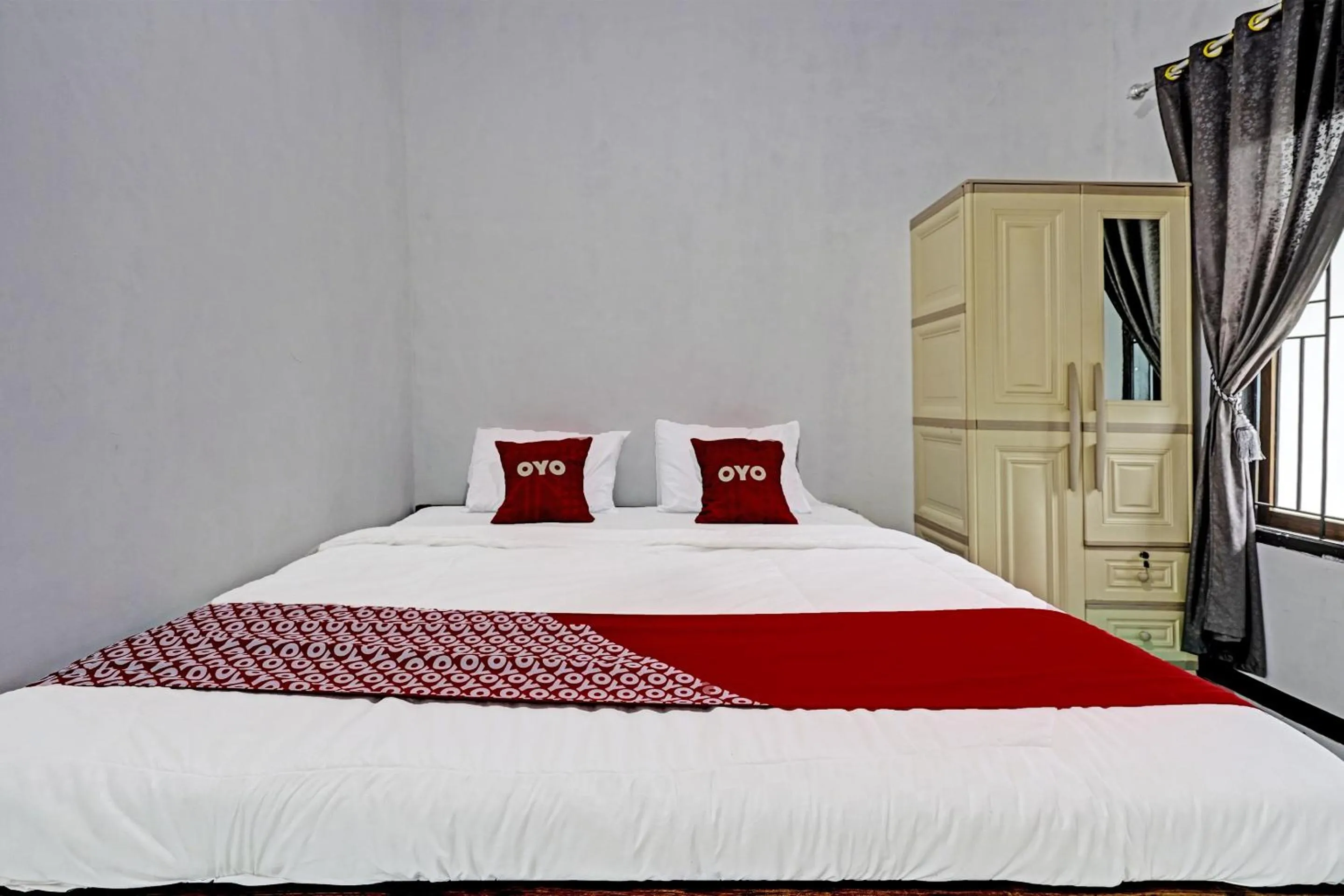 Bedroom, Bed in OYO 91334 Permata Papua Guest House