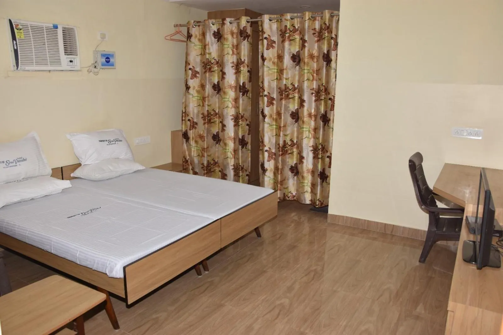 Bed in Hotel Sree Vasudev