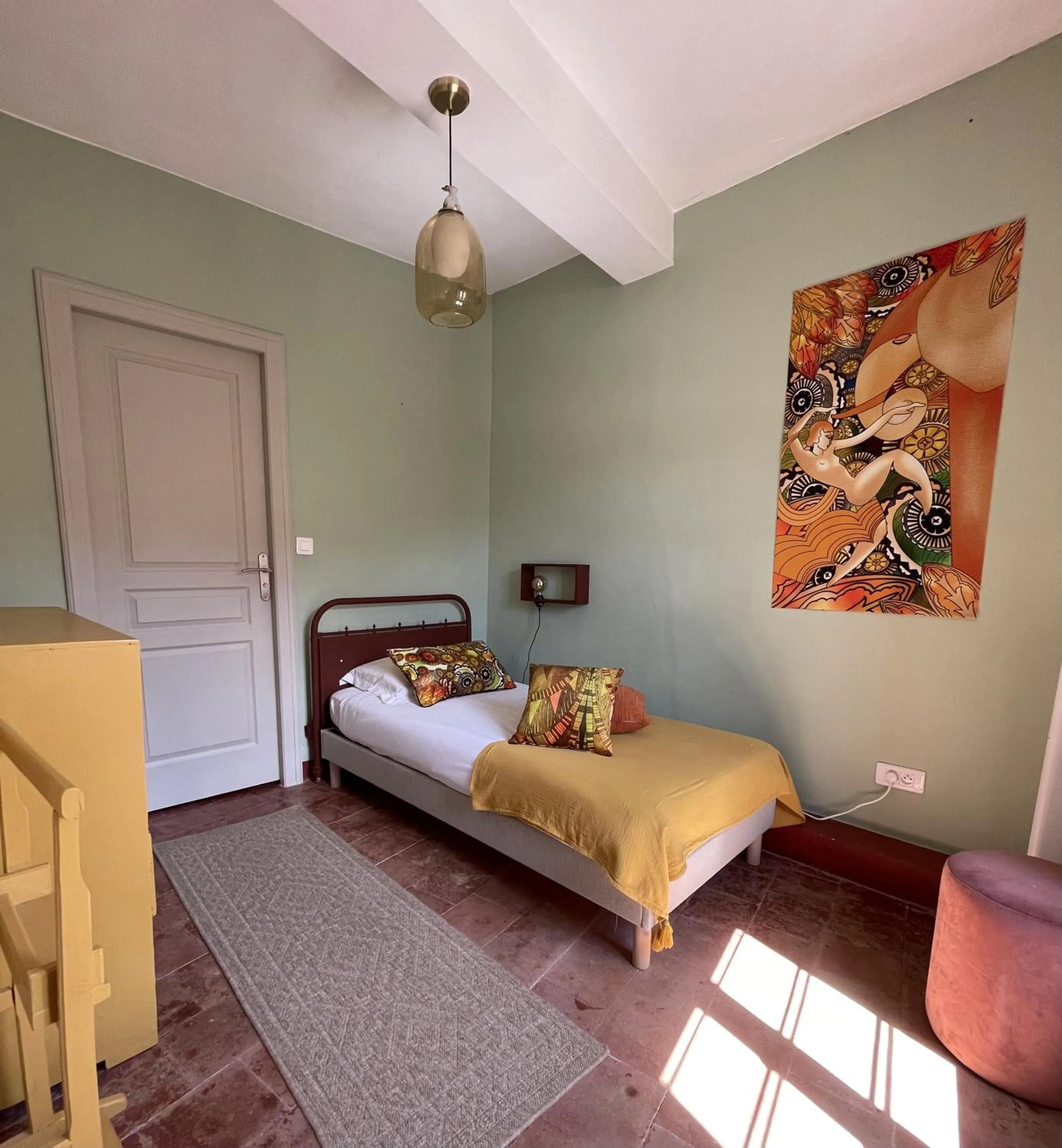 Bedroom, Bed in L'oiseau Bleu suite MERLE BLEU