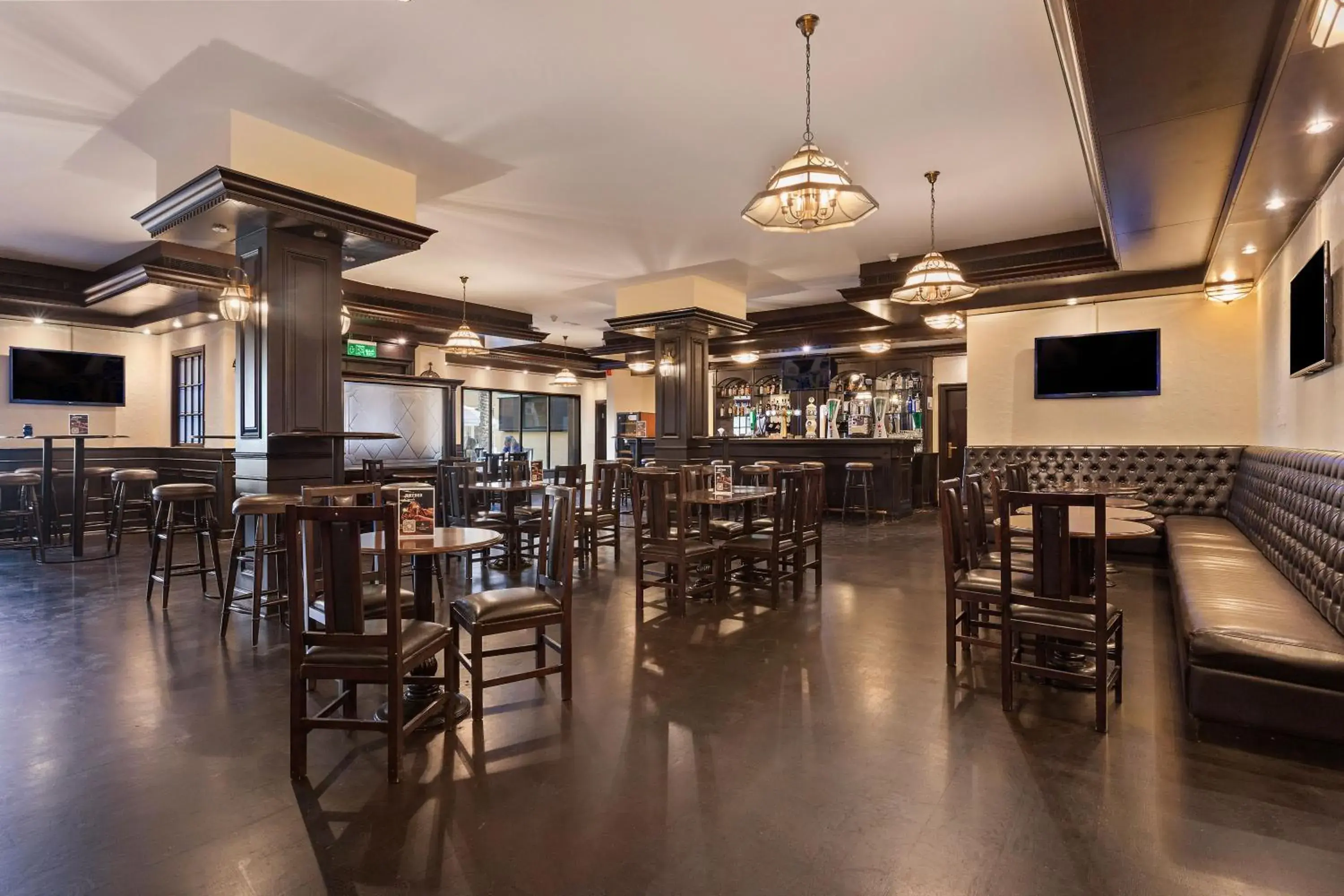 Restaurant/places to eat in Al Hamra Village Hotel Restaurant/places to eat in Al Hamra Village Hotel