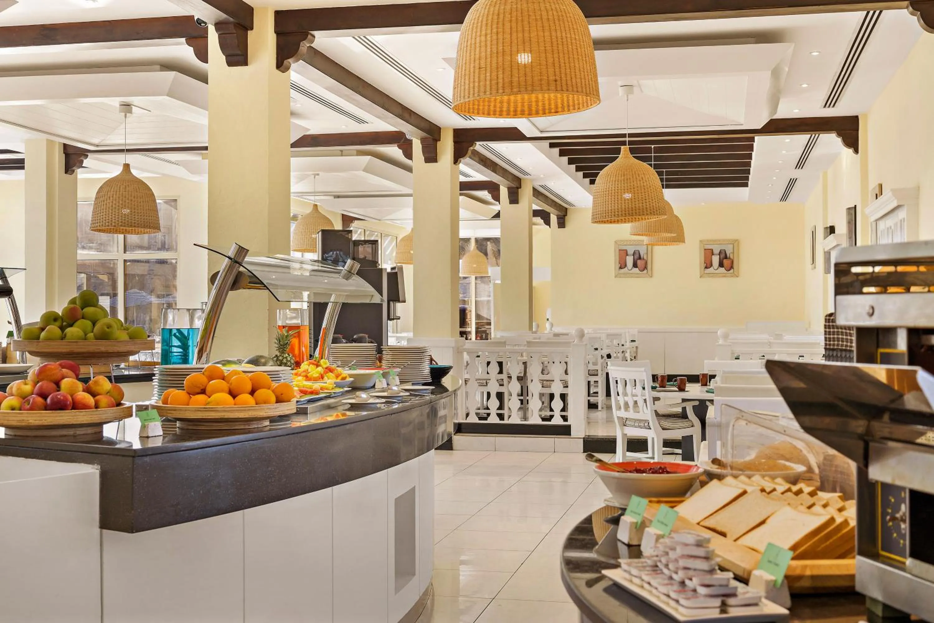 Restaurant/places to eat in Al Hamra Village Hotel