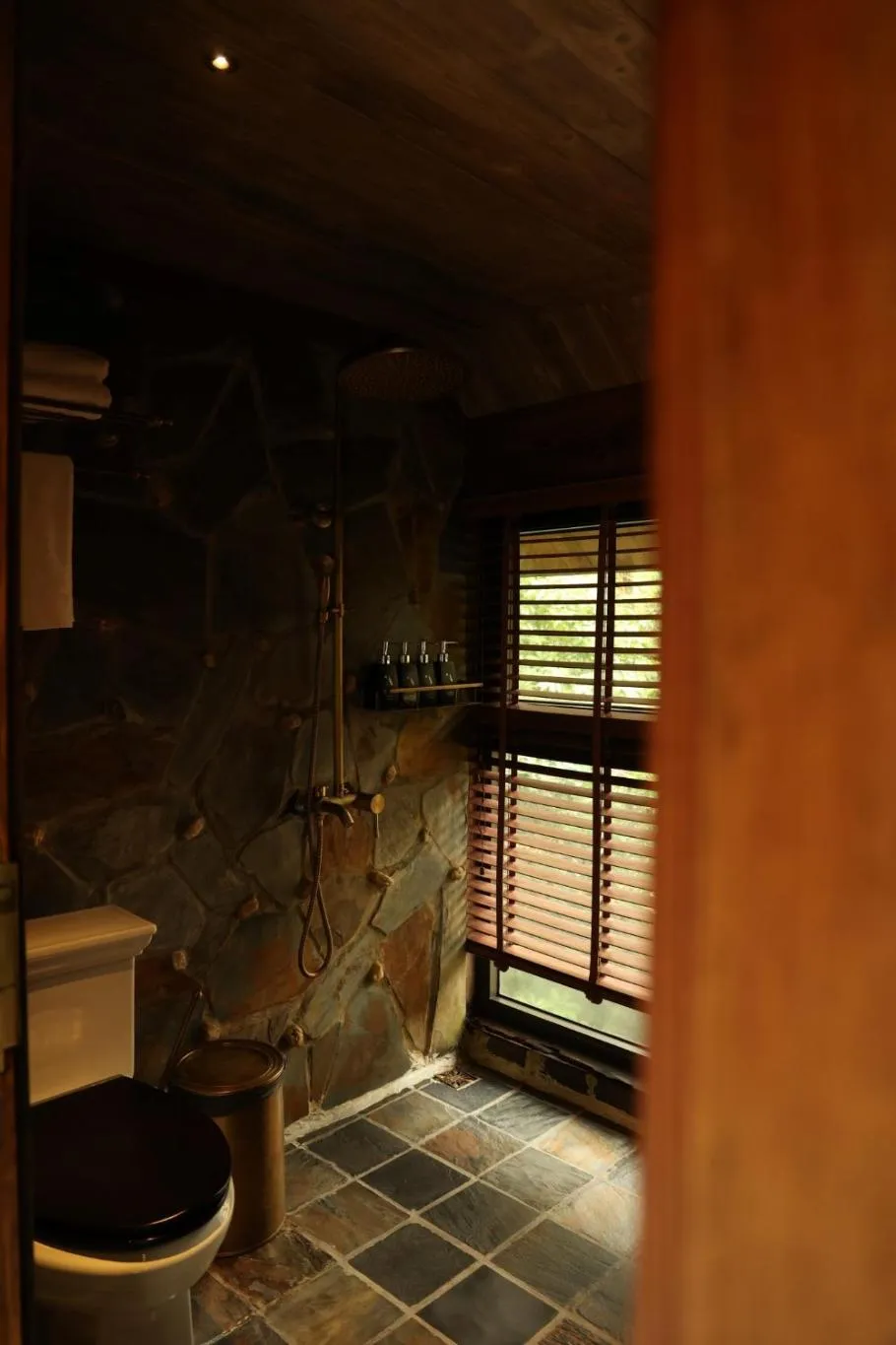 Toilet in Amaya Retreat