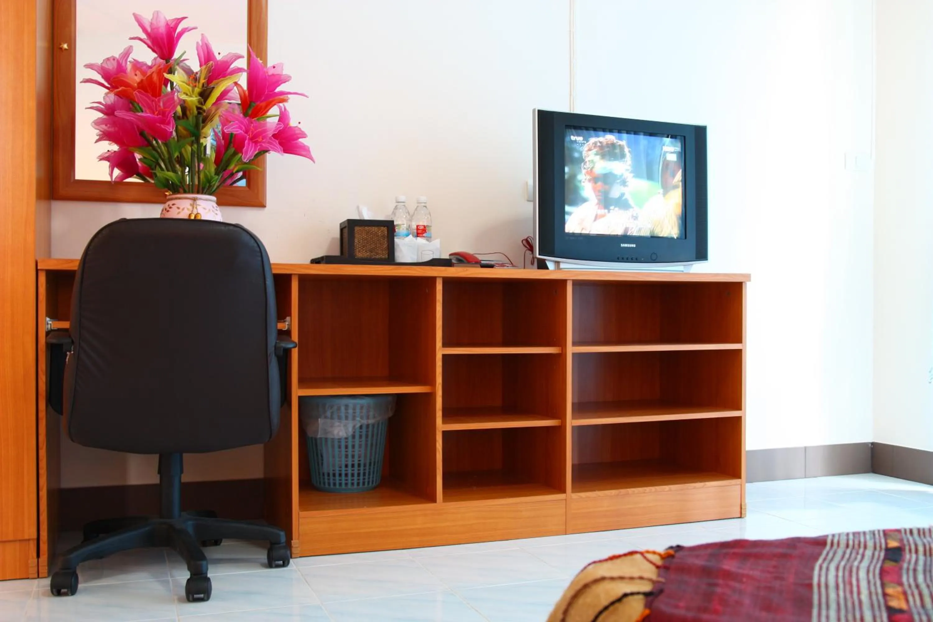 TV and multimedia in Choktawee Residence and Mansion