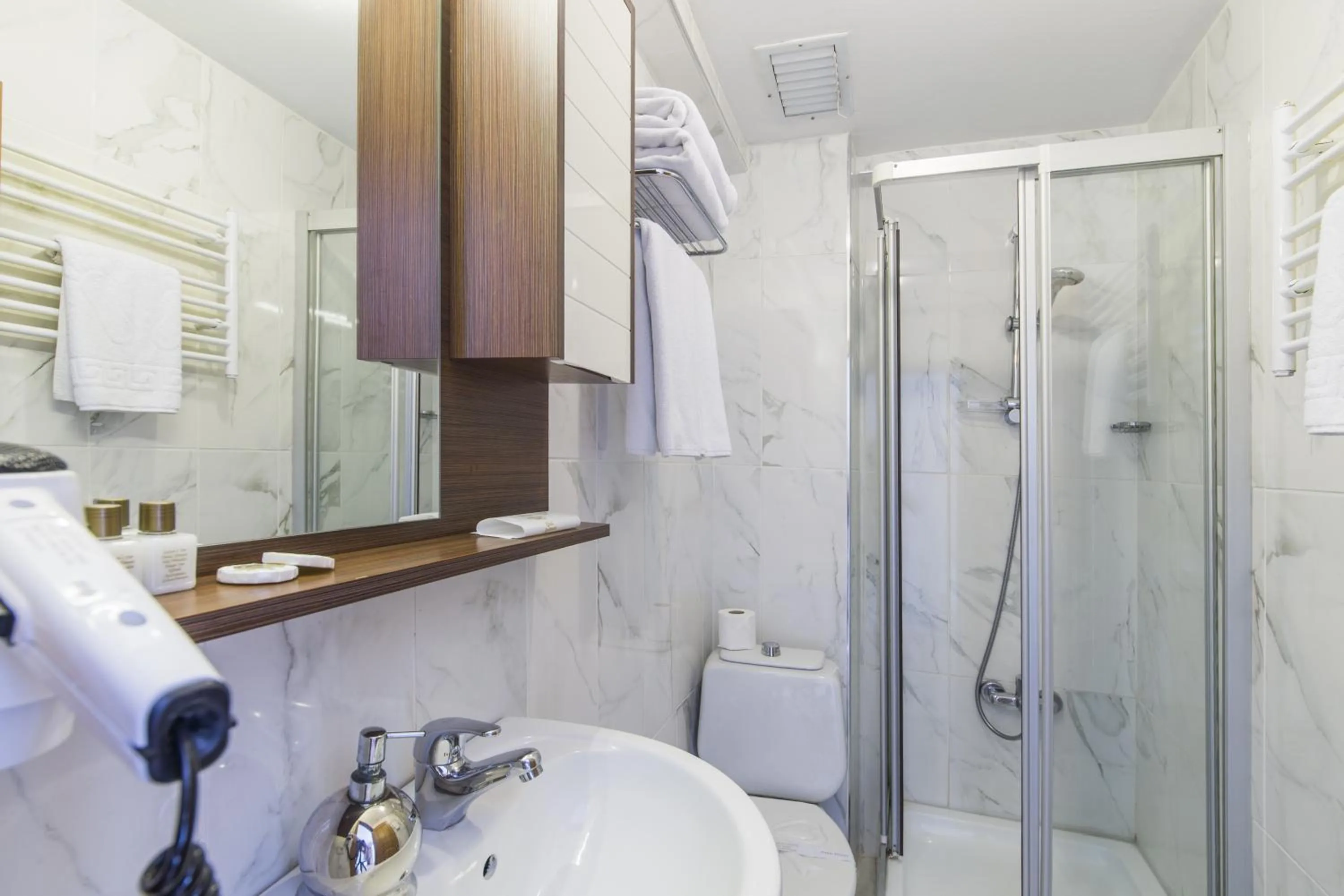 Bathroom in Sultan's Inn