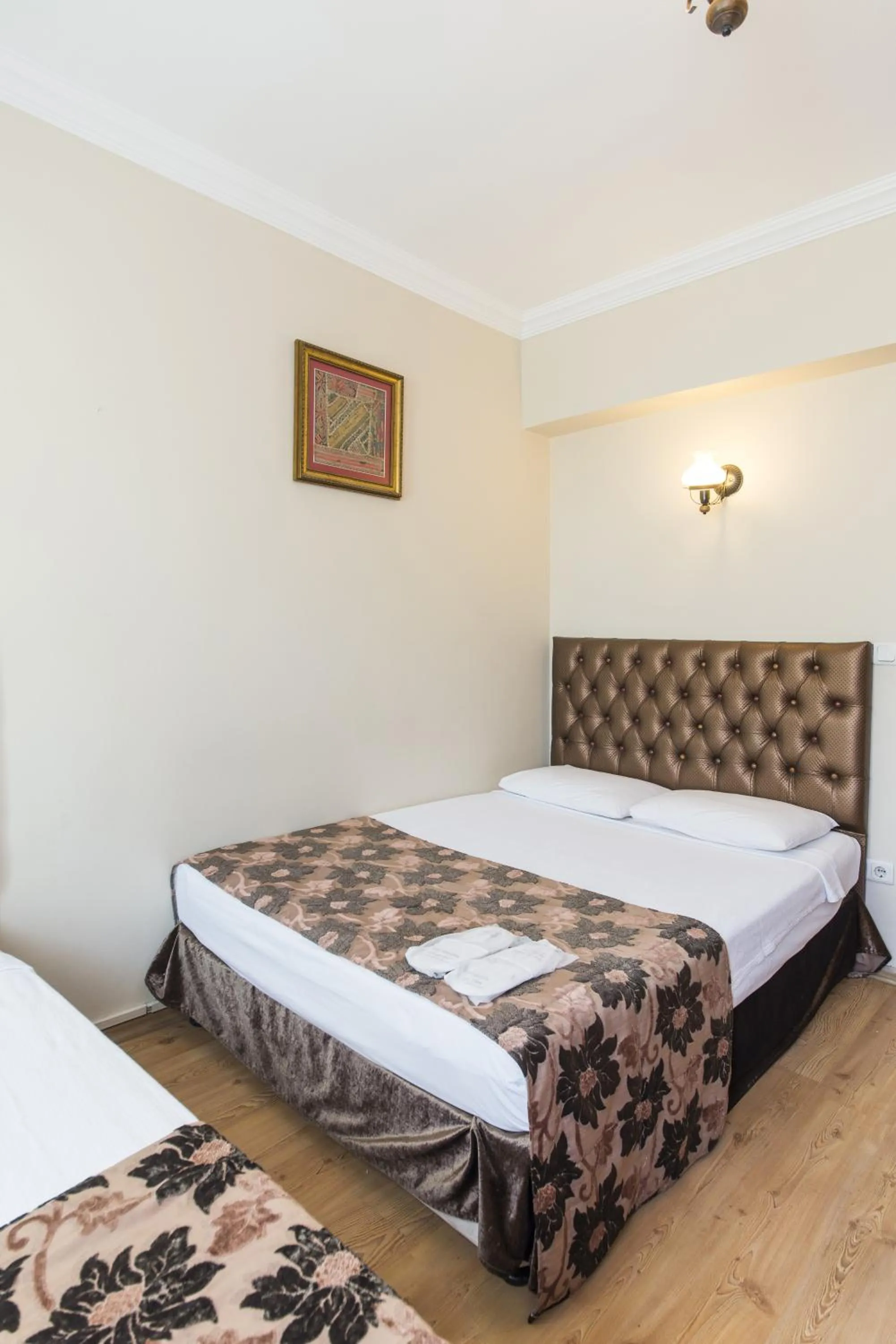 Photo of the whole room in Sultan's Inn