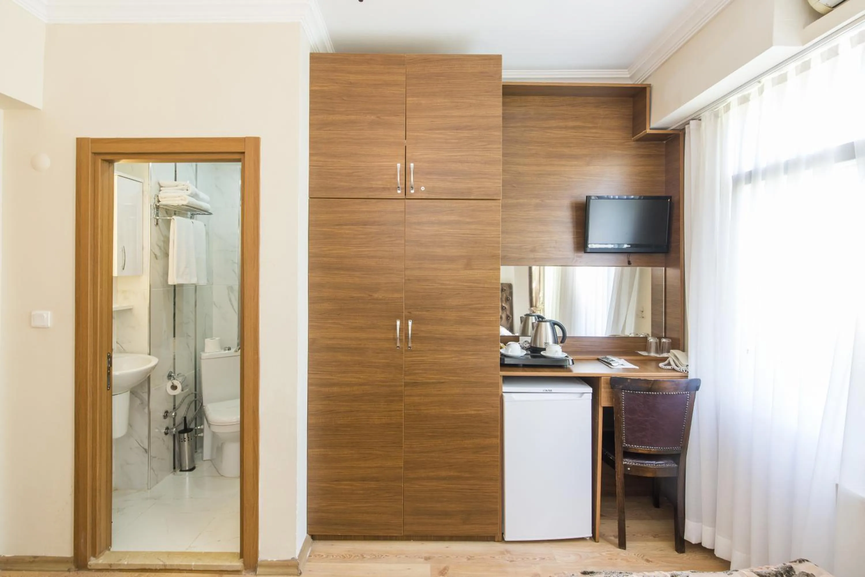 Day, Bathroom in Sultan's Inn