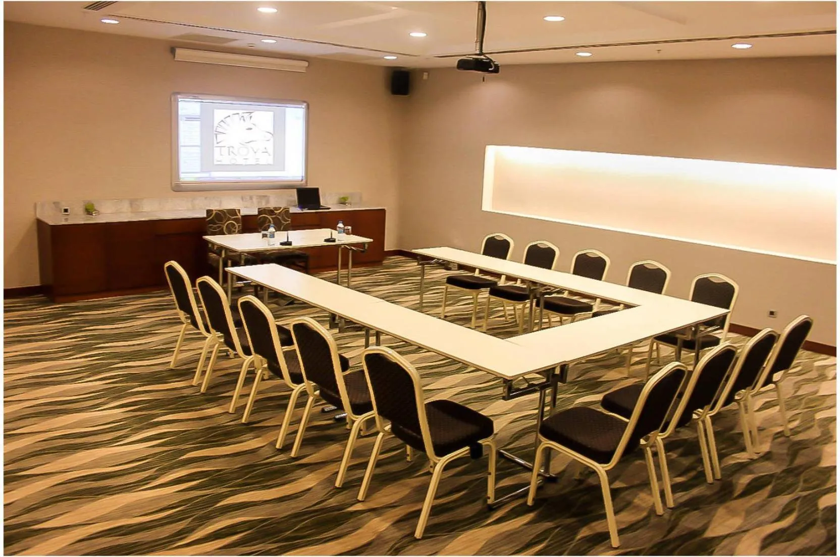 Meeting/conference room in Hotel Troya