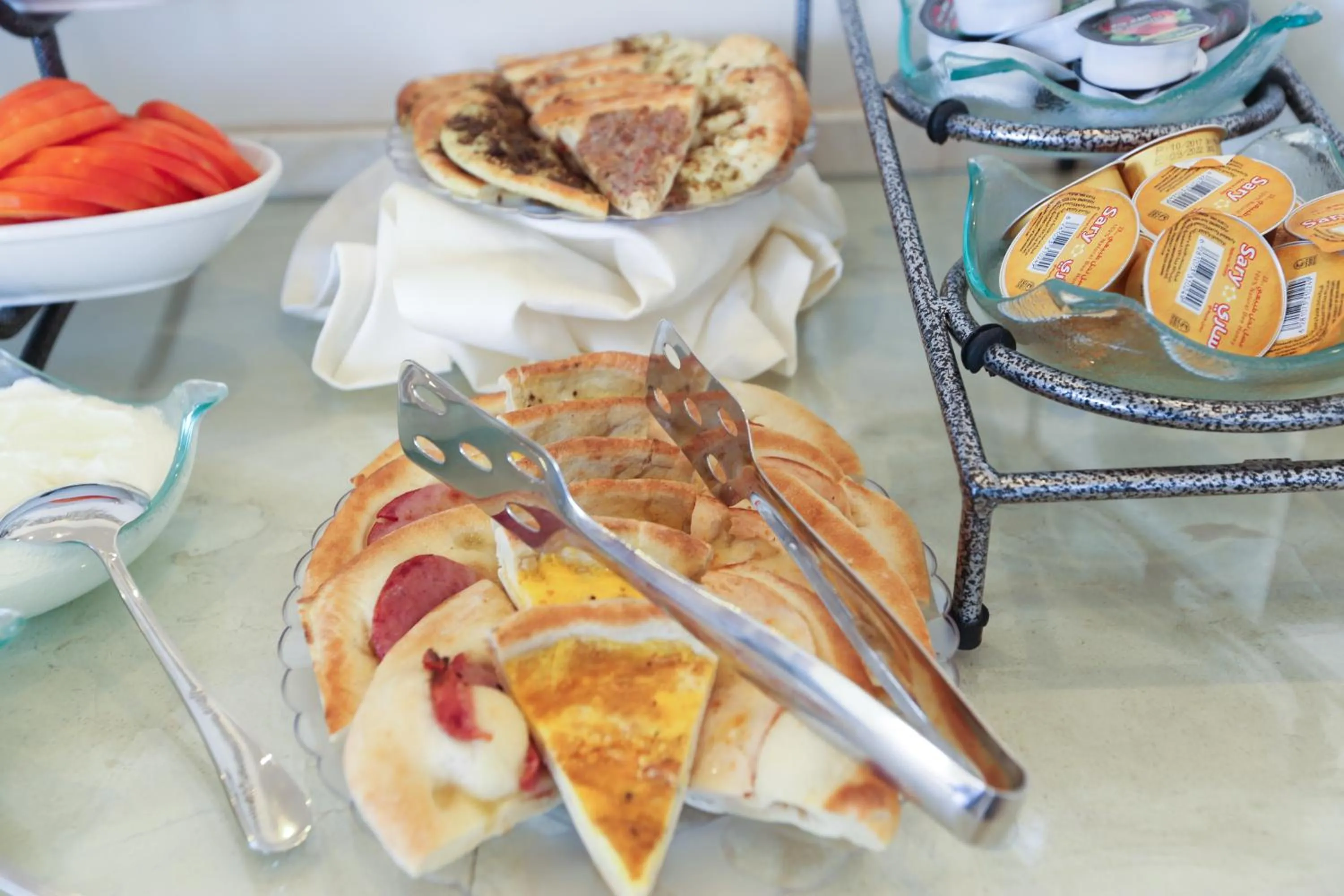 Breakfast in Khuttar Apartment