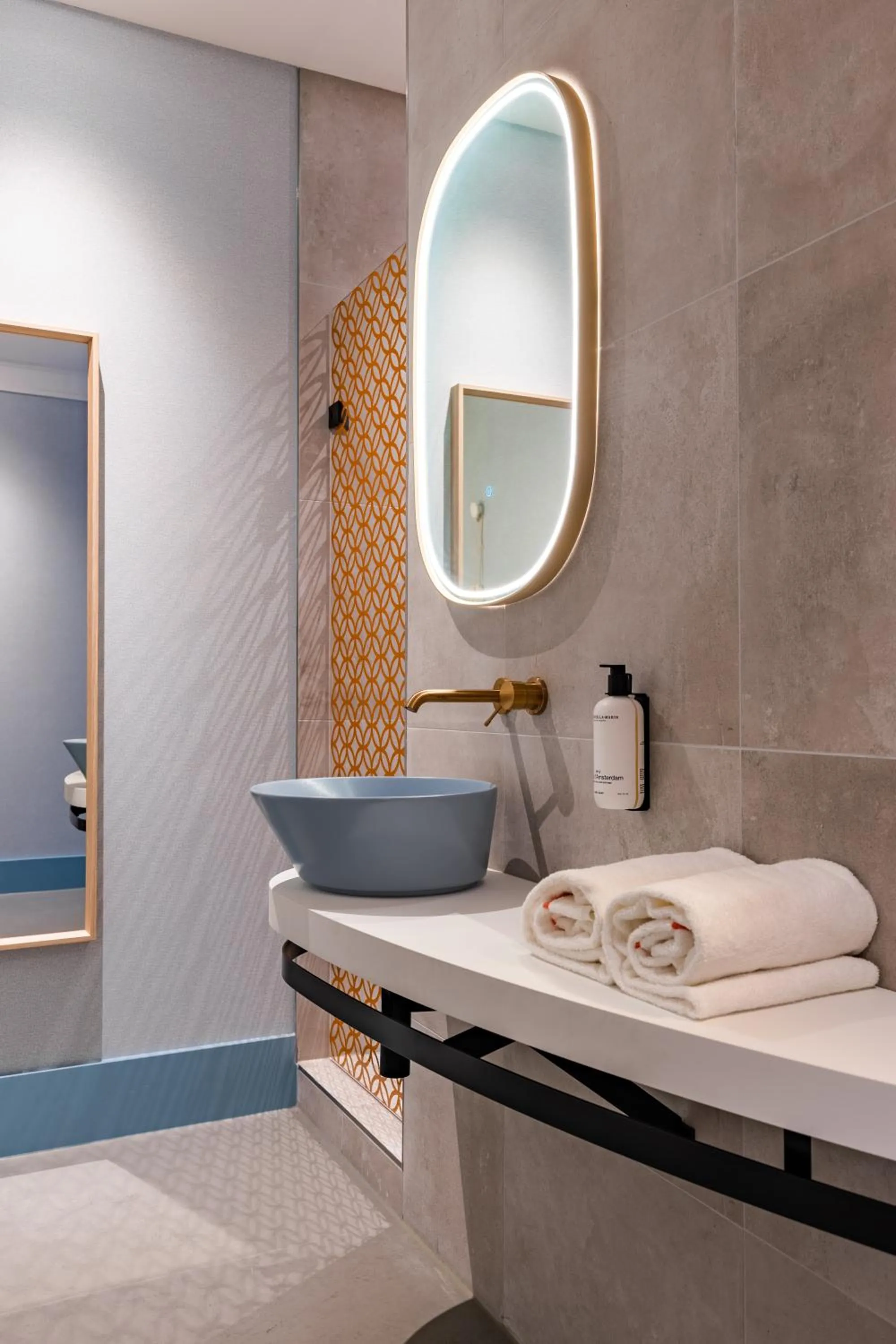 Bathroom in Vie Via - Your Hotel