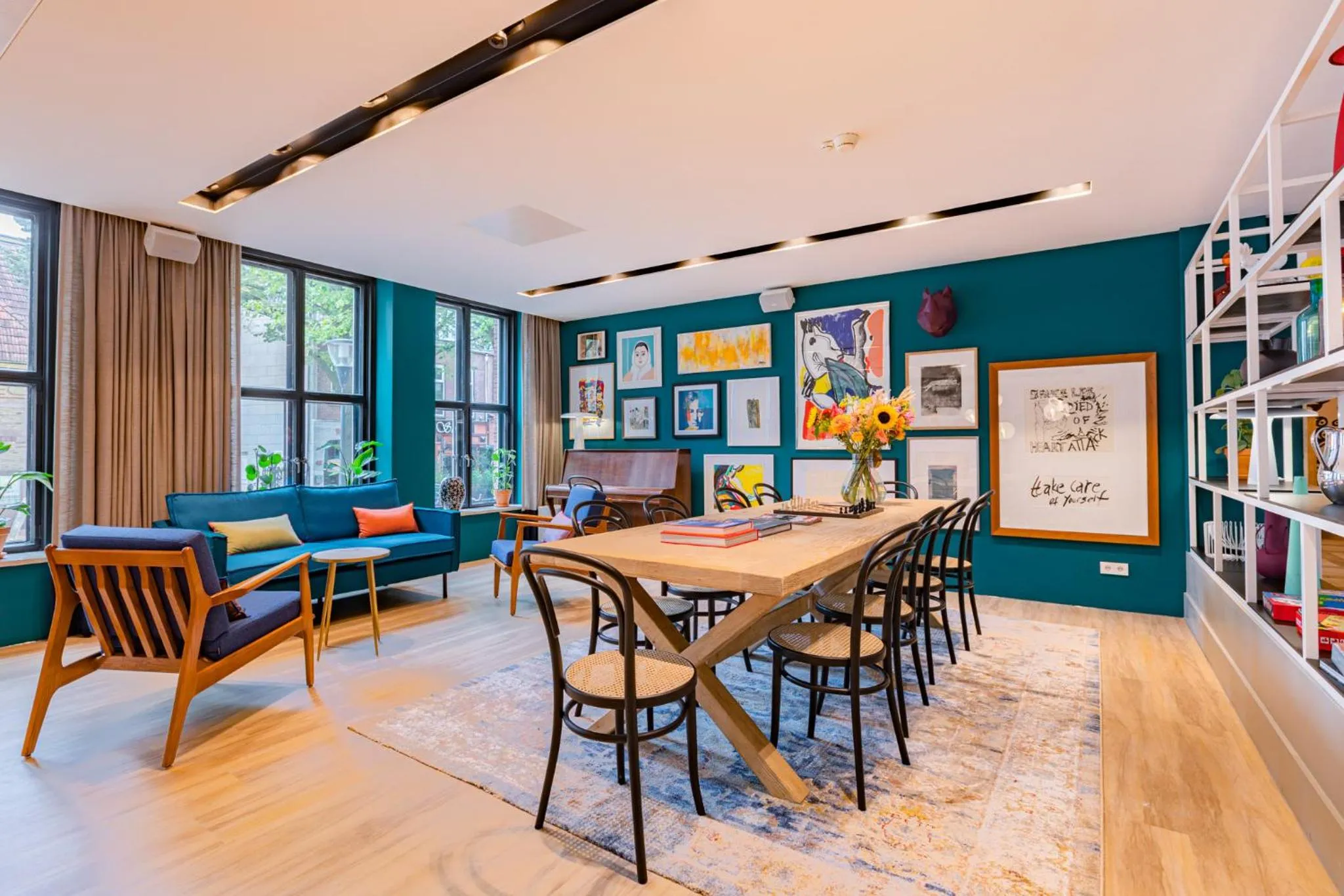 Property building in Vie Via - Your Hotel