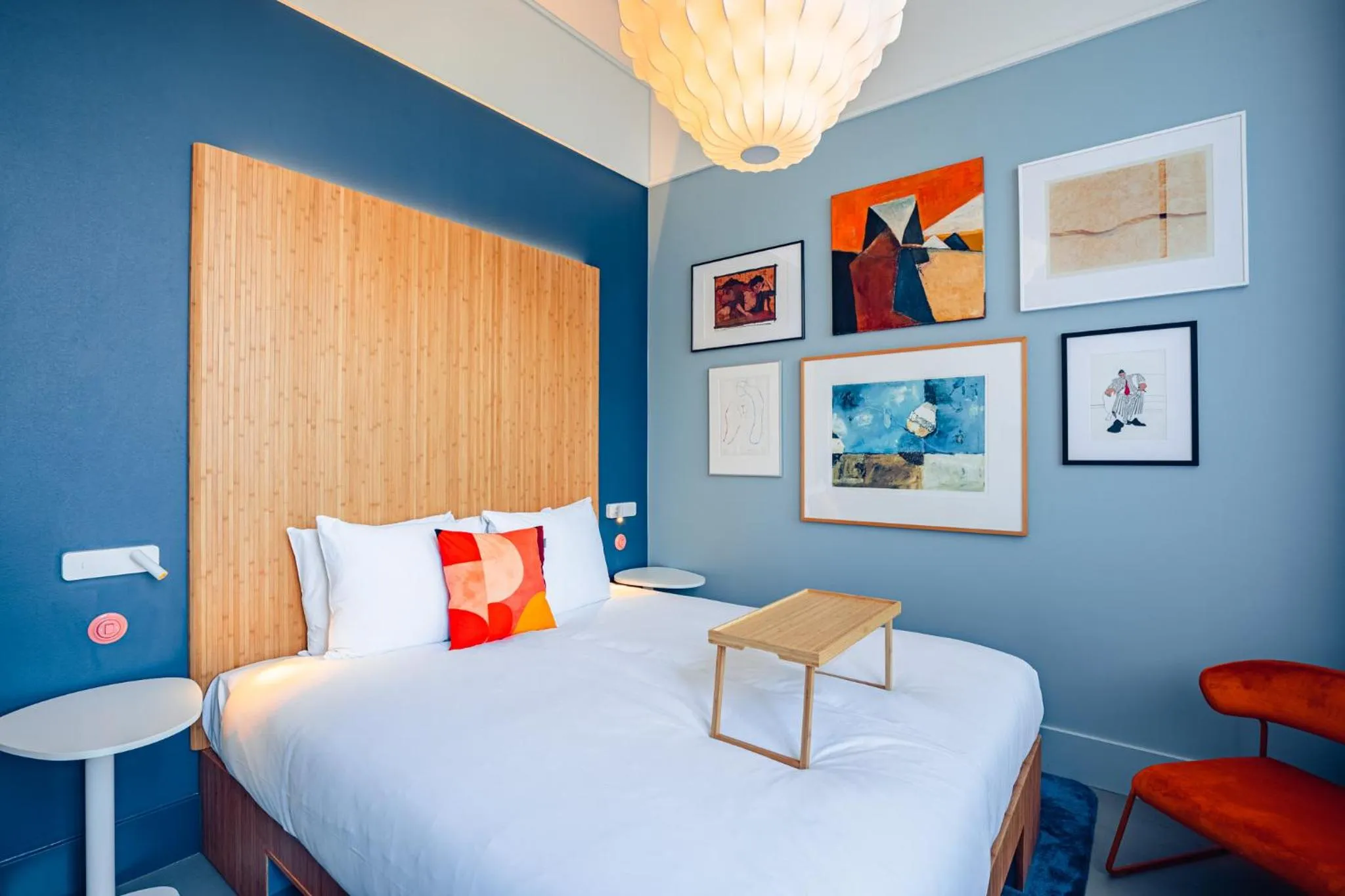 Photo of the whole room, Bed in Vie Via - Your Hotel