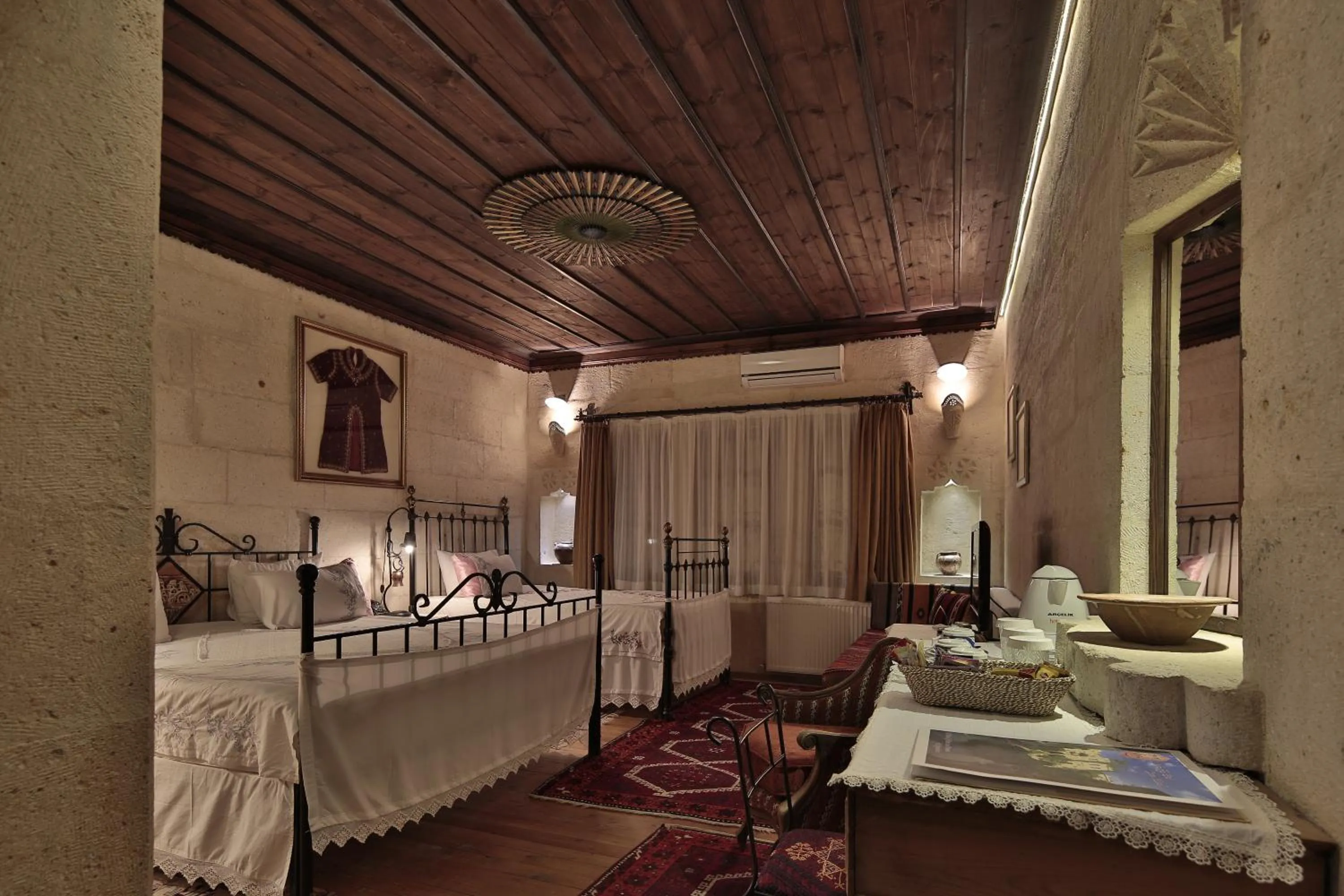 Photo of the whole room, Bed in Selcuklu Evi Cave Hotel - Special Category