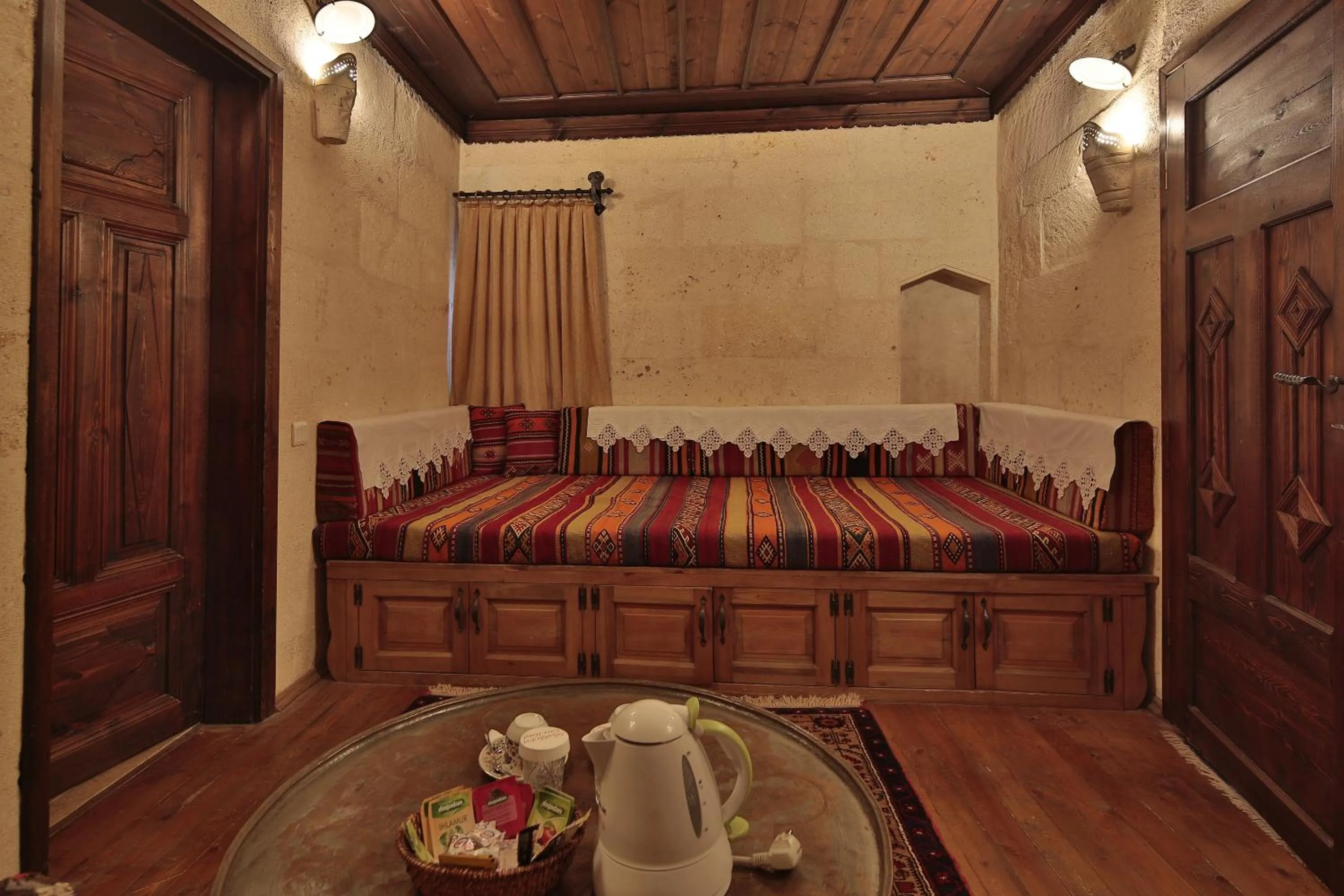 Seating area, Bed in Selcuklu Evi Cave Hotel - Special Category