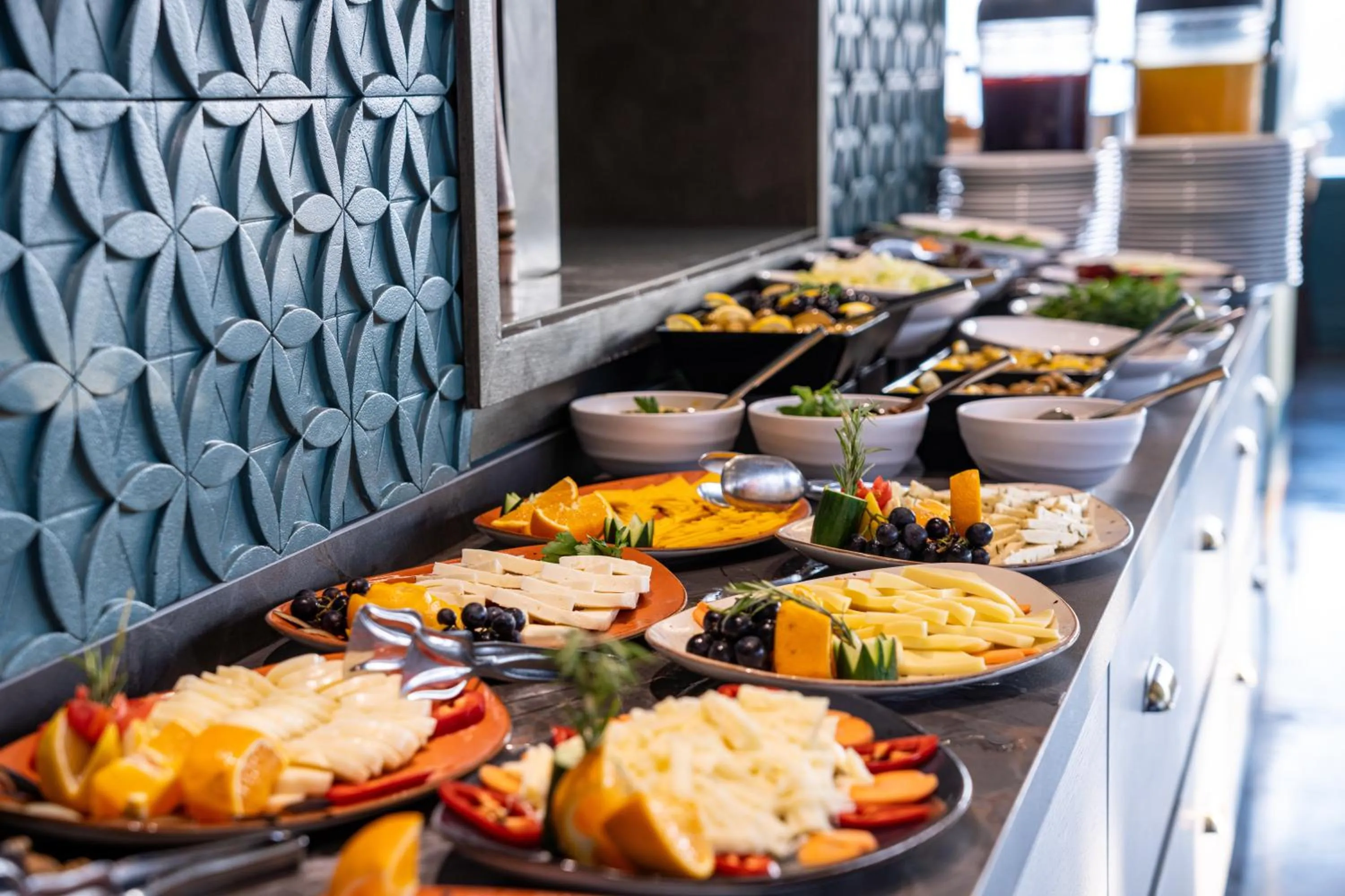 Restaurant/places to eat in Hotel Olimpiyat