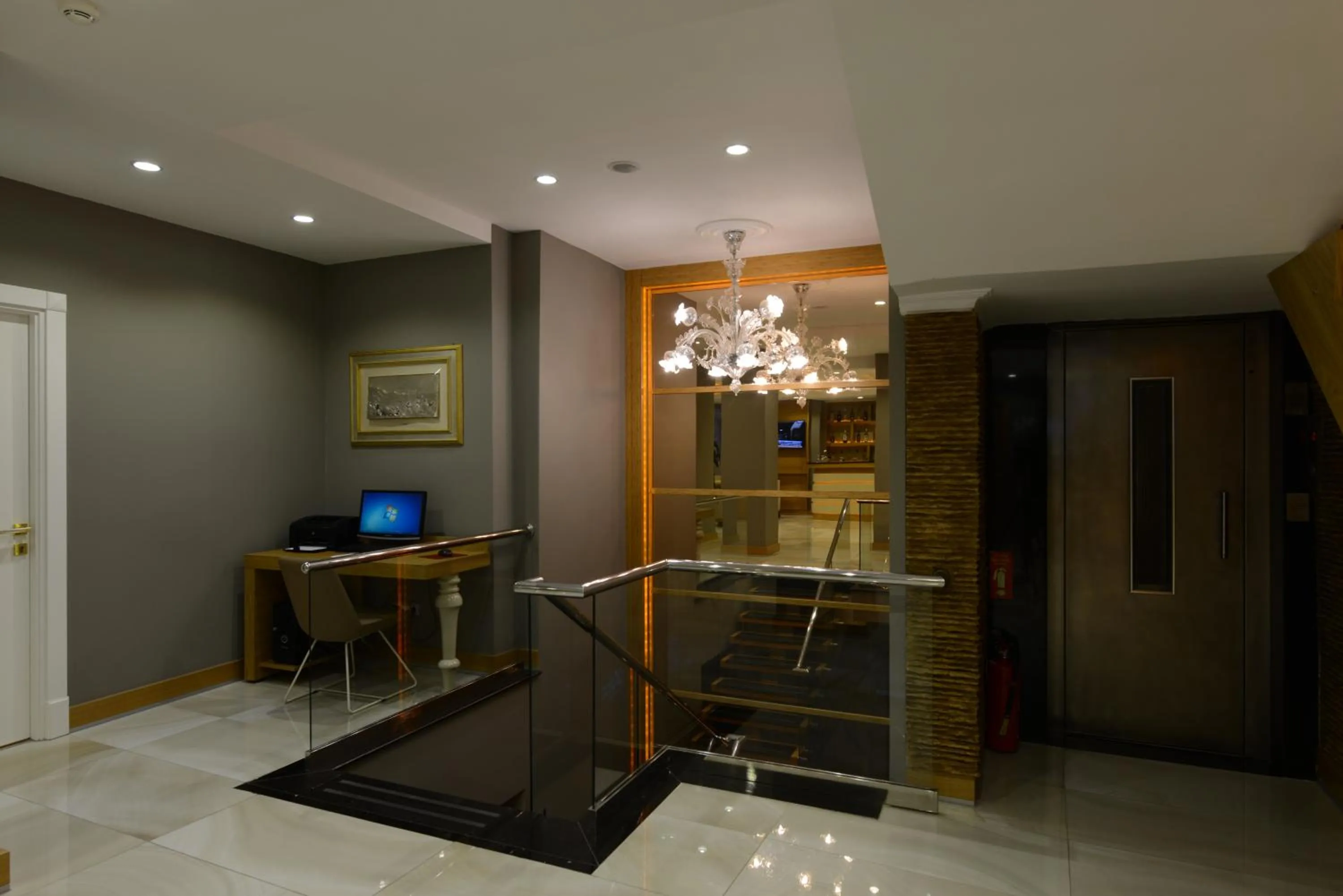 Business facilities, TV/Entertainment Center in Hotel Olimpiyat