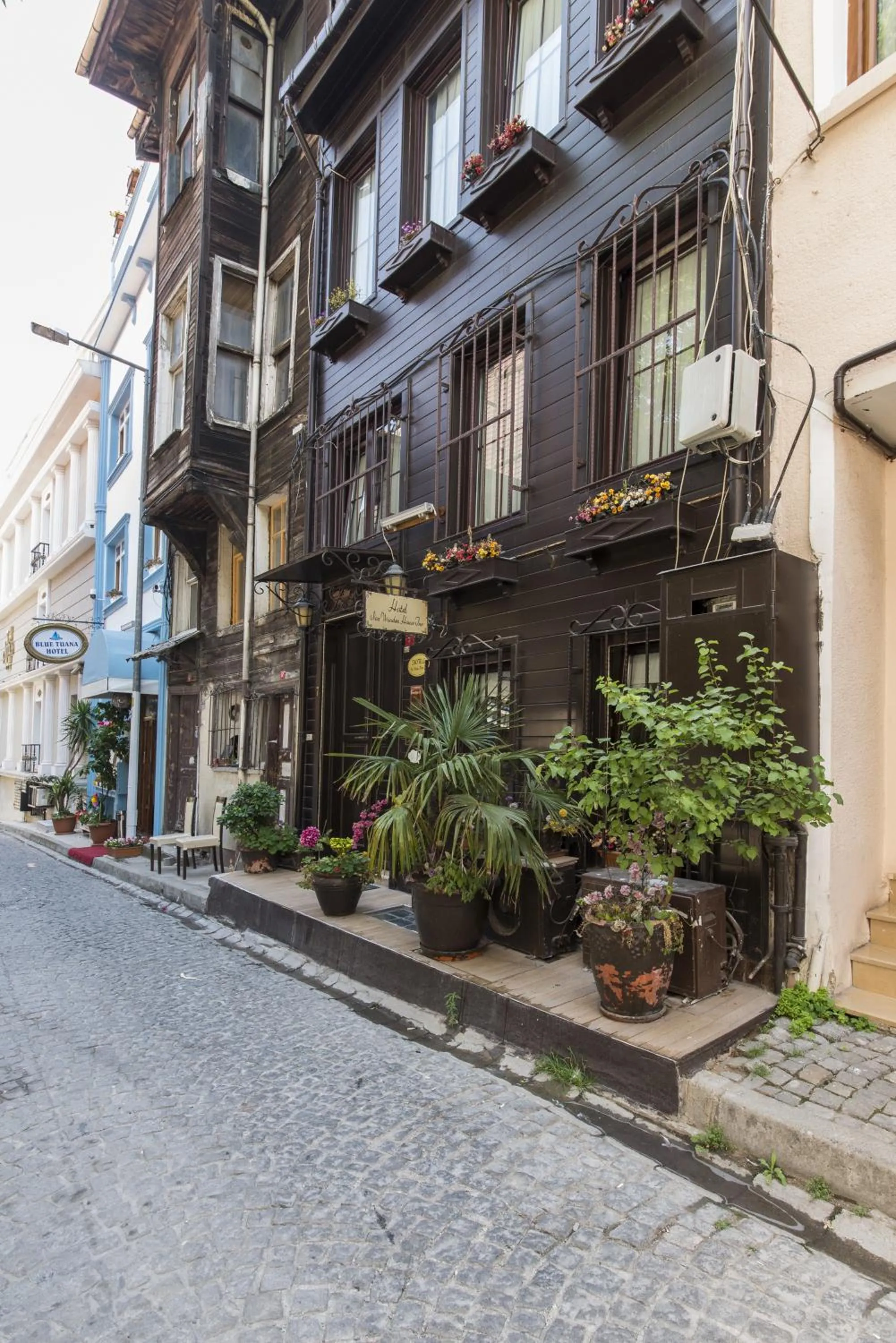 Neighbourhood in Naz Wooden House Inn