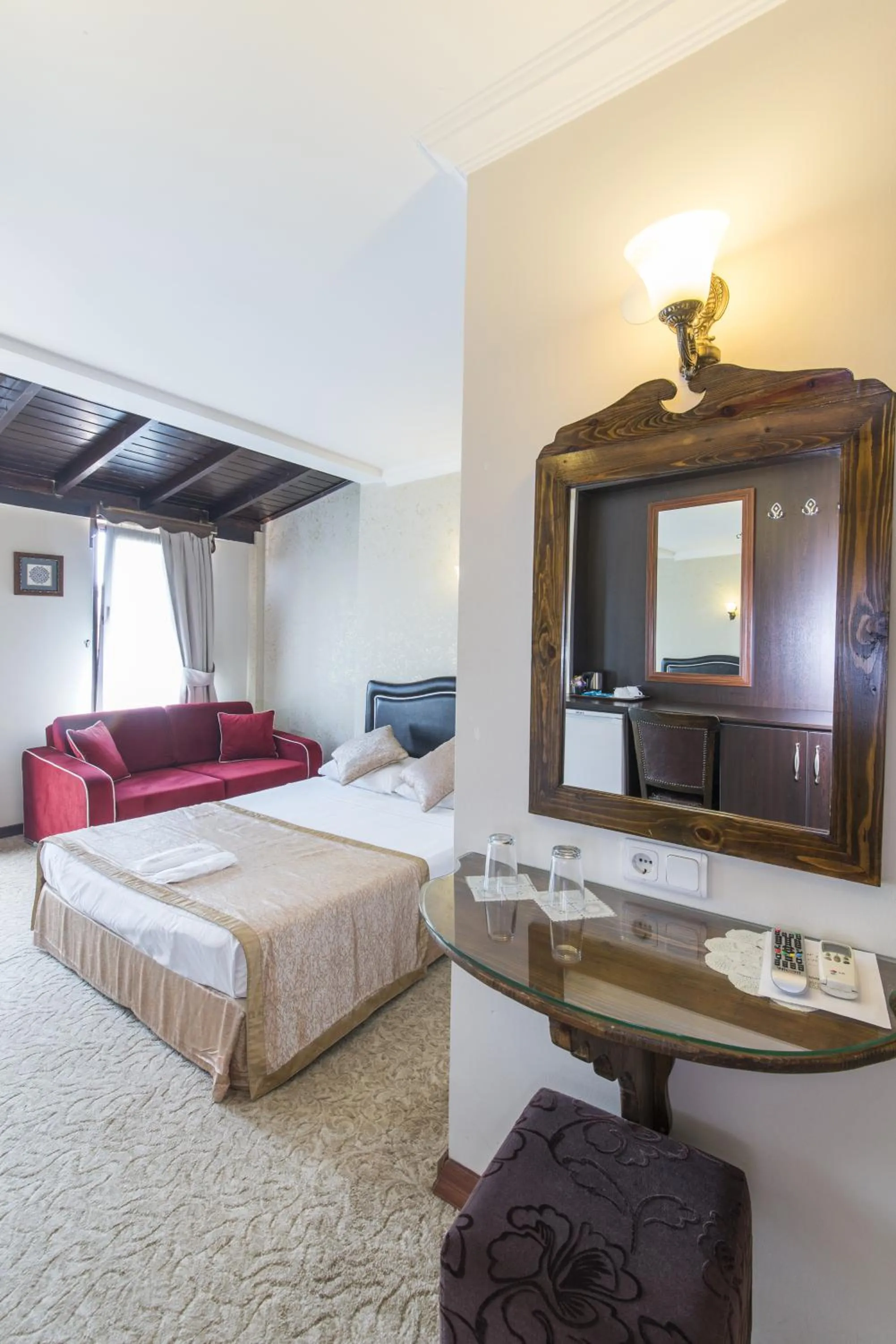 Photo of the whole room, Bed in Naz Wooden House Inn