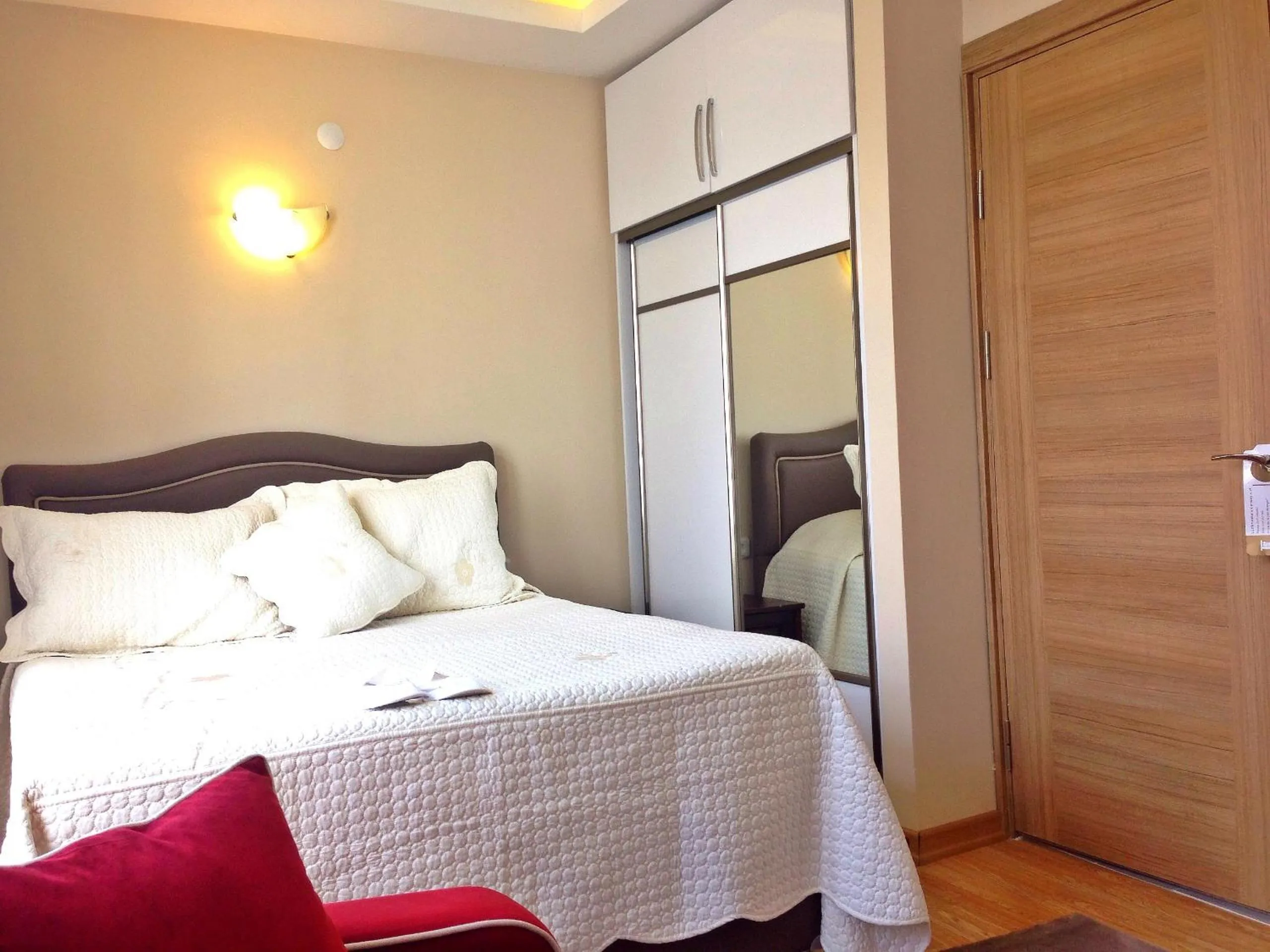 Photo of the whole room, Bed in Naz Wooden House Inn