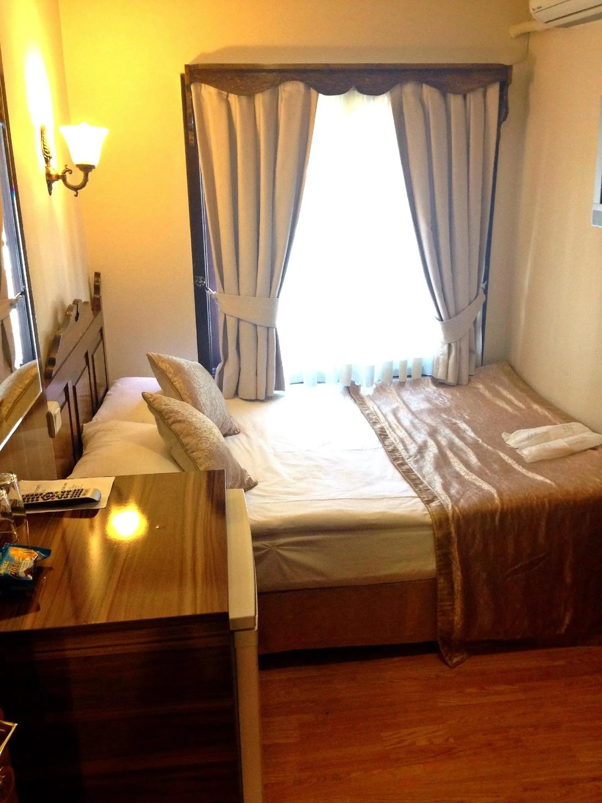 Photo of the whole room, Bed in Naz Wooden House Inn