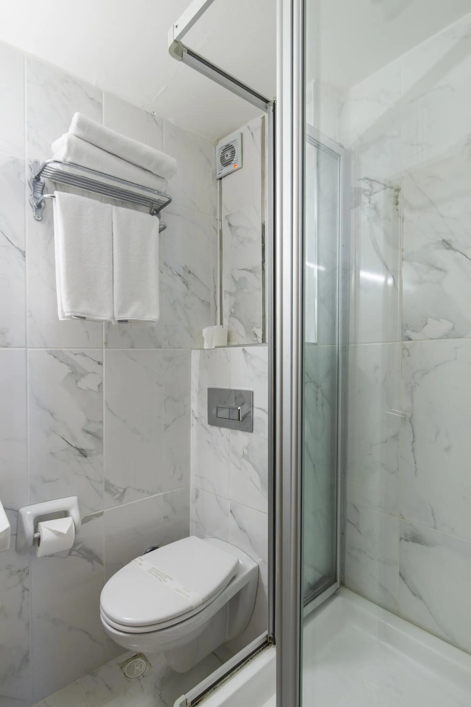 Bathroom in Naz Wooden House Inn