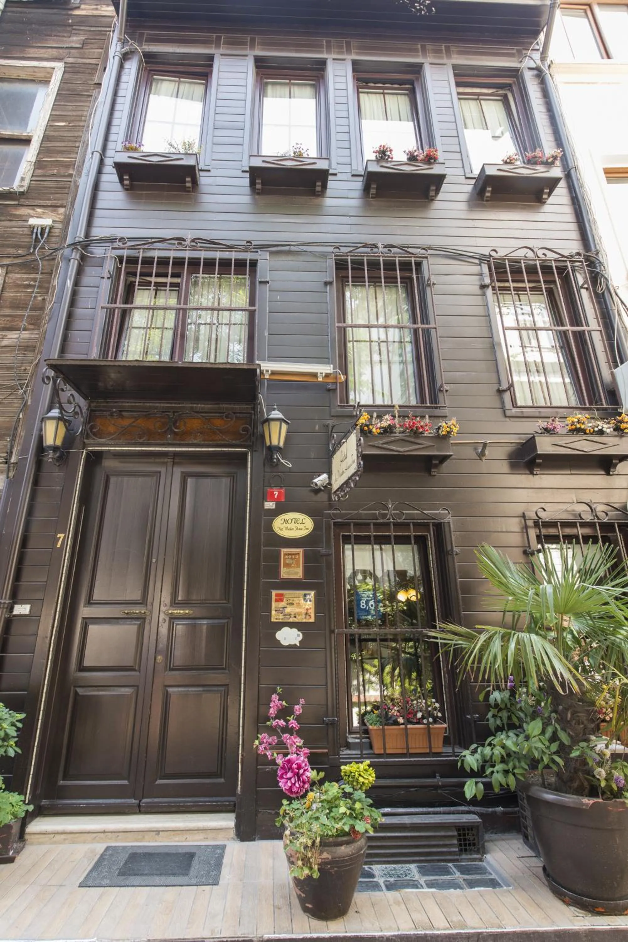 Property building in Naz Wooden House Inn