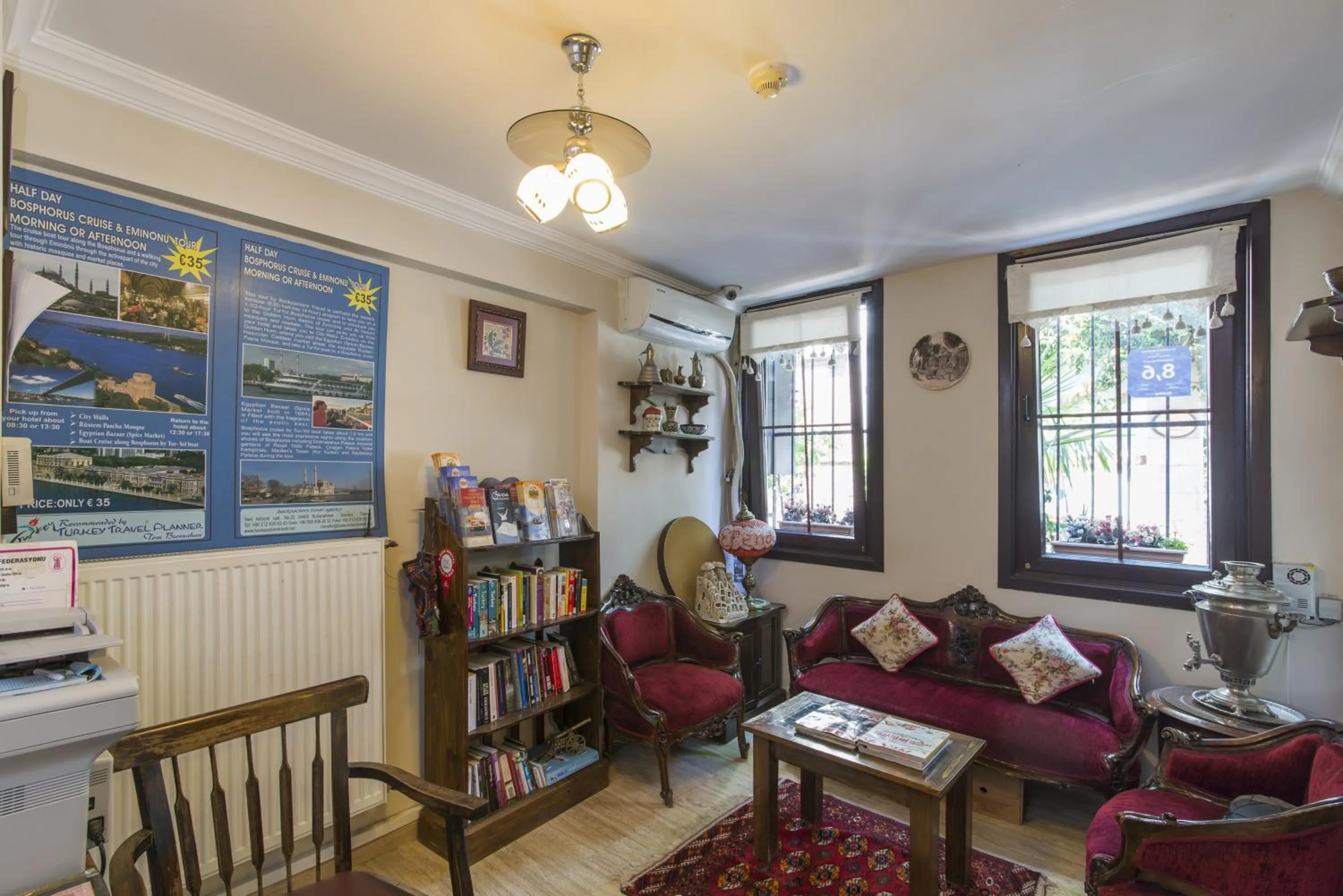 Decorative detail in Naz Wooden House Inn