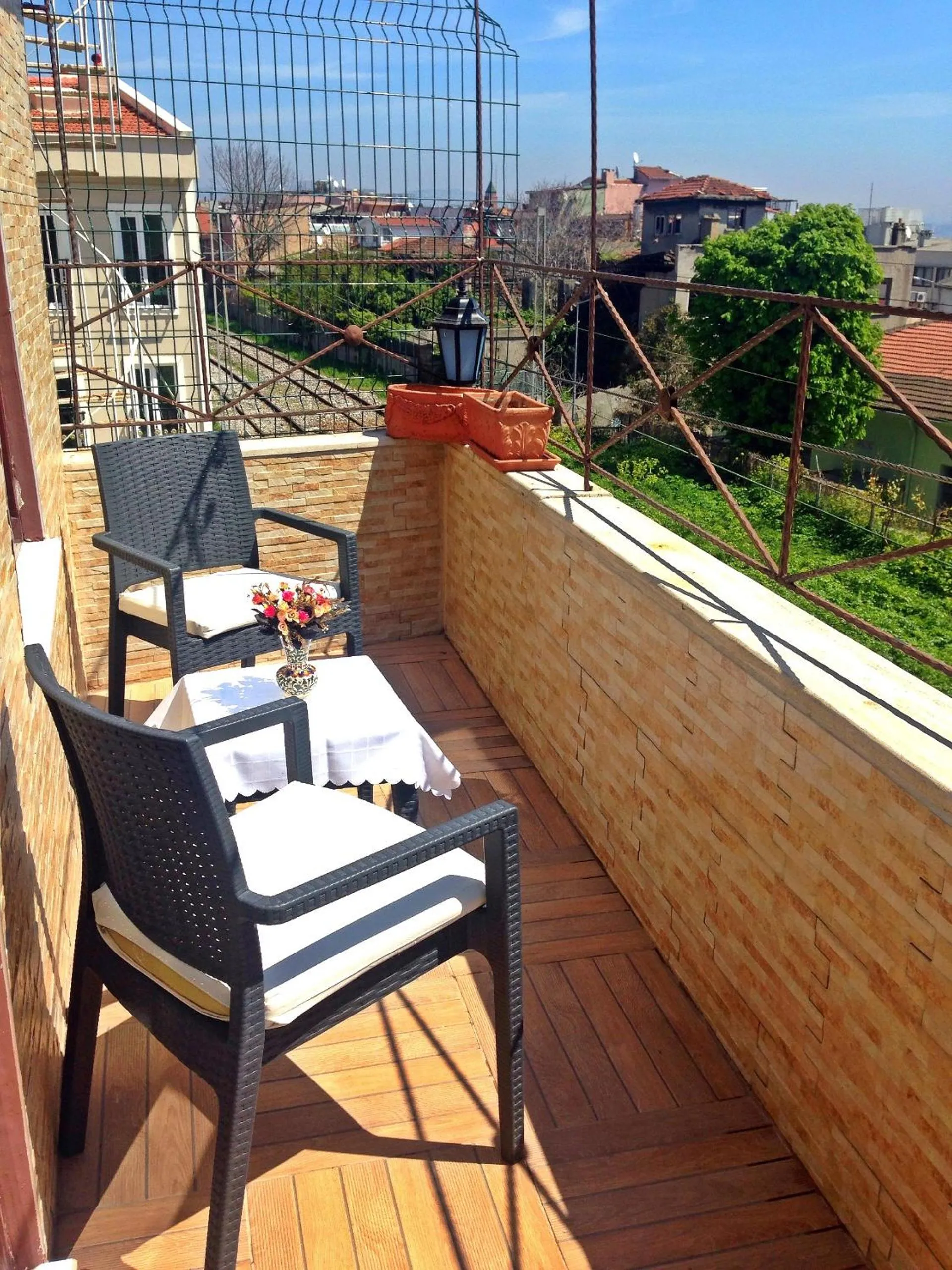 Day in Naz Wooden House Inn