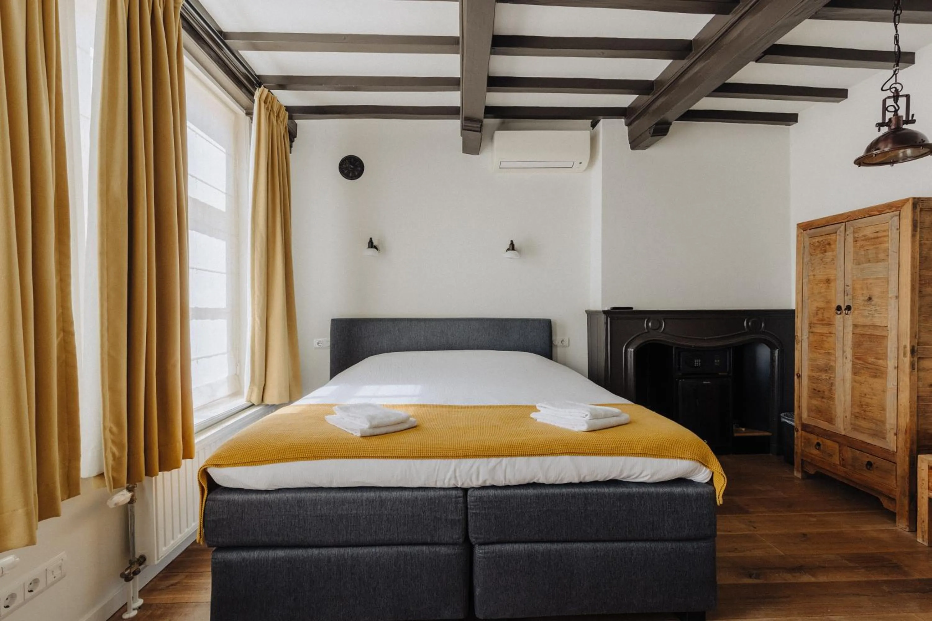 Bed in Hotel De Heeren