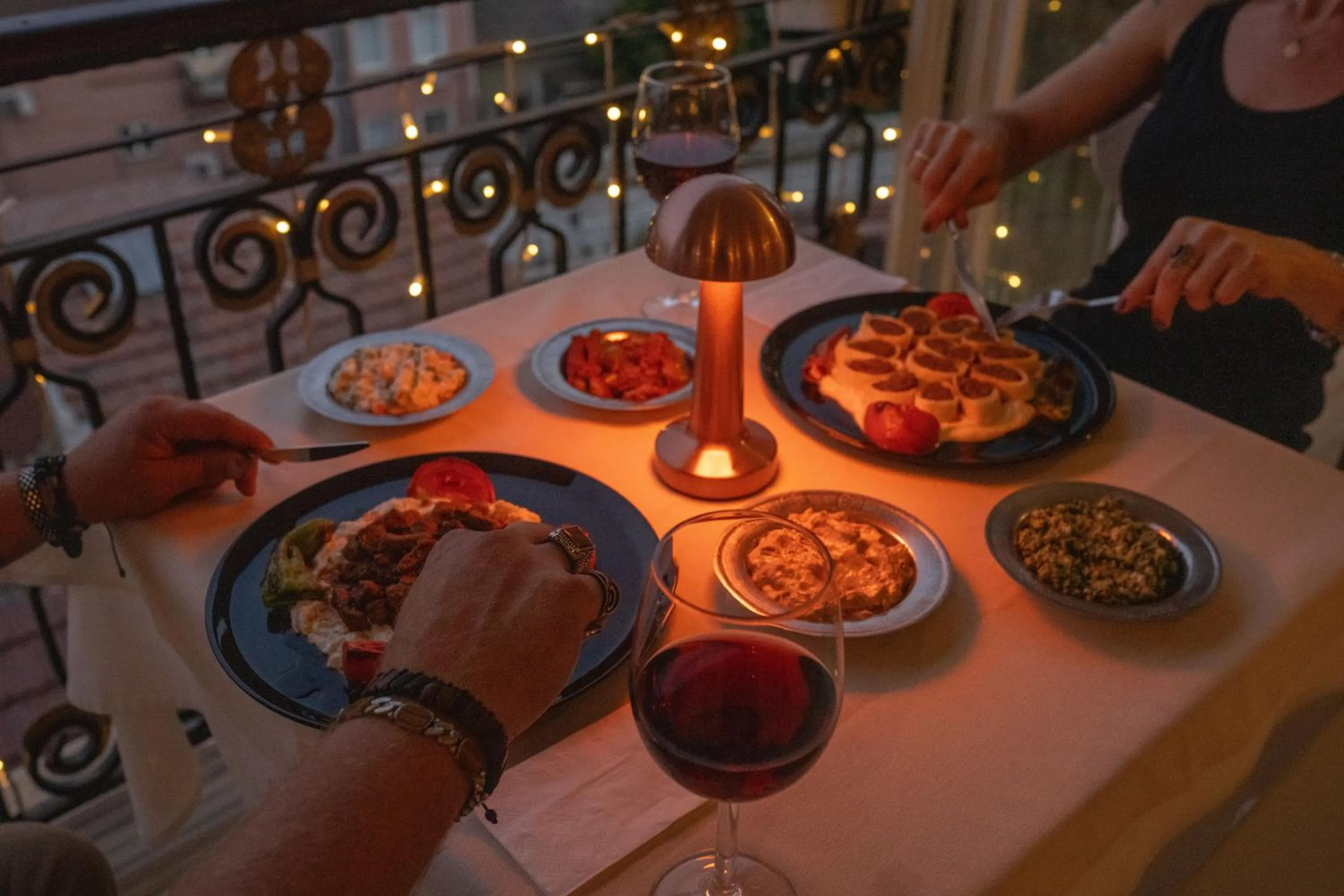 Restaurant/places to eat in Avicenna Hotel Sultanahmet